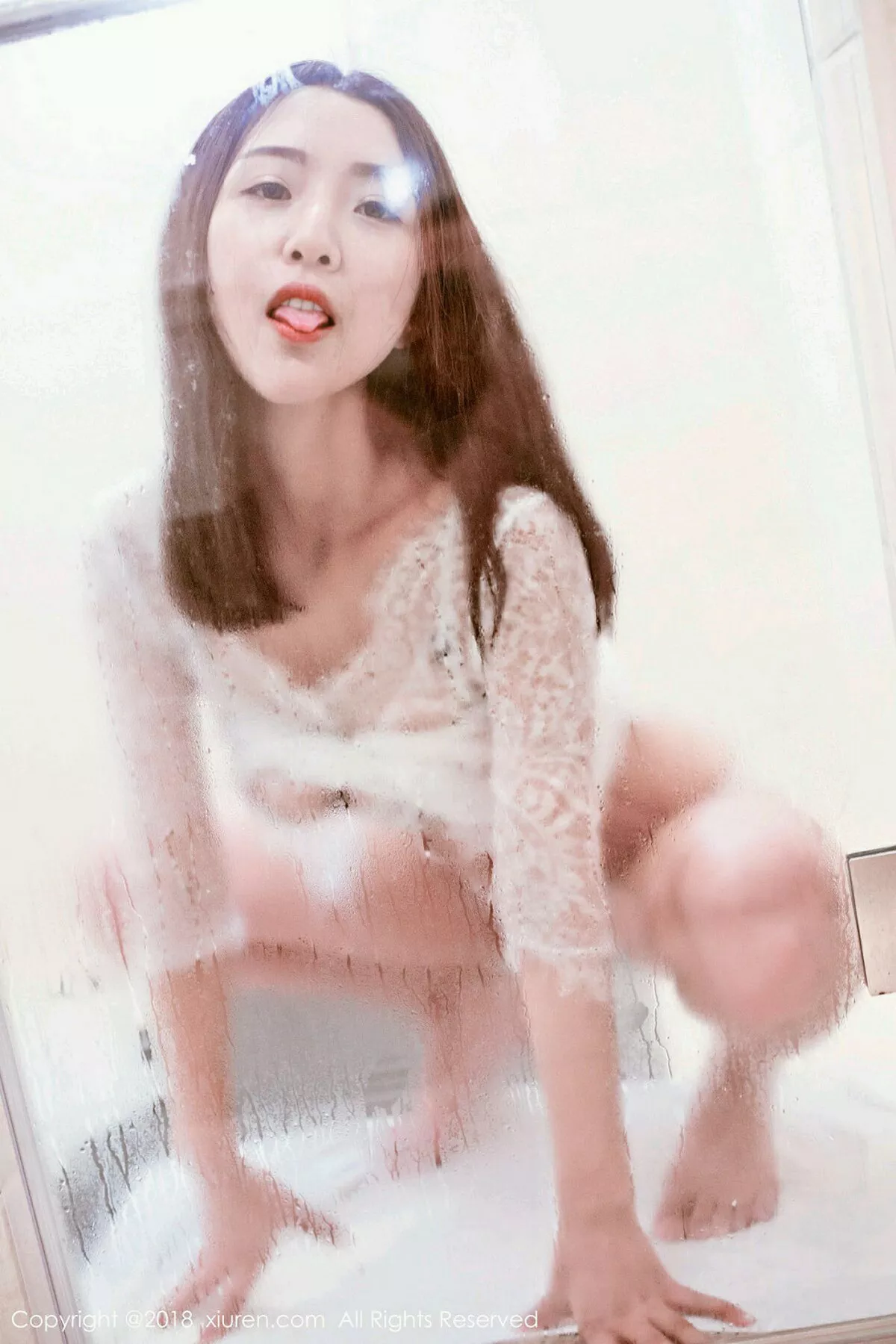 秀人集.com_[XiuRen秀人网]No.964_高挑嫩模七月Julie私房低胸连体服+蕾丝浴室湿身诱惑写真48P