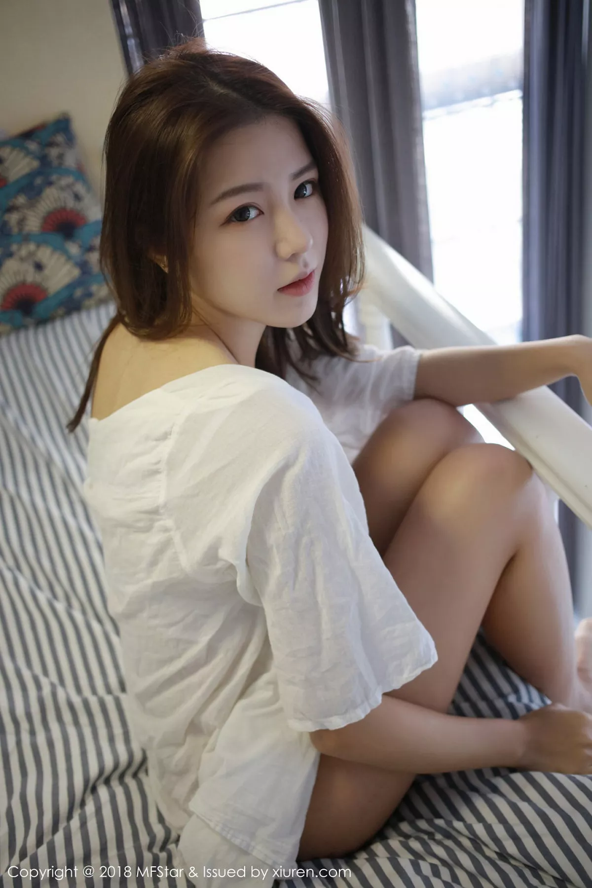 秀人集.com_[MFStar模范学院]Vol.126_嫩模卤蛋luna居家私房白衬衣露性感内衣清爽迷人写真72P