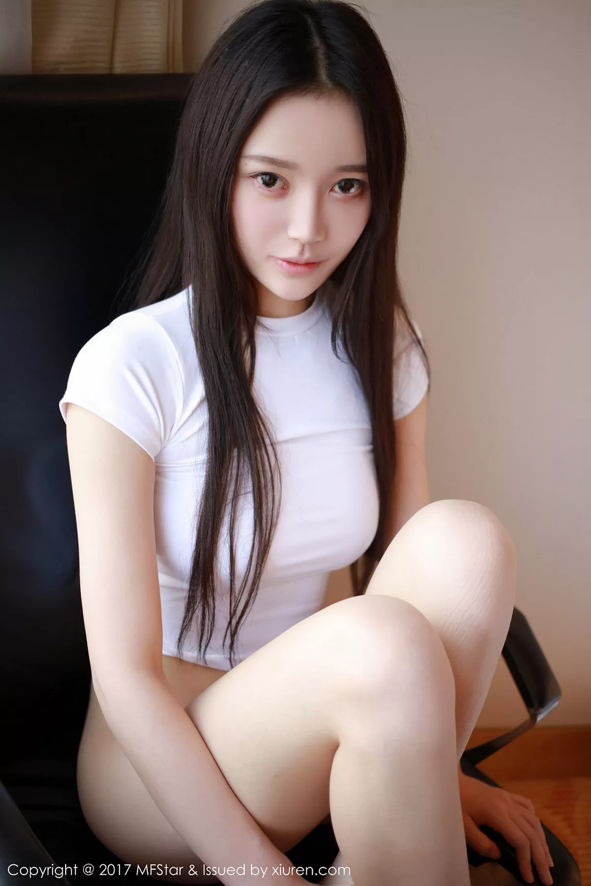 秀人集.com_[MFStar模范学院]Vol.092_嫩模唐琪儿Beauty半截上衣秀豪乳雪嫩肌肤诱惑写真51P