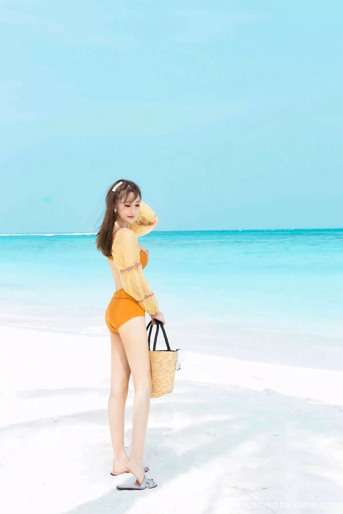 秀人集.com_[IMISS爱蜜社]Vol.326_气质女神妤薇Vivian马尔代夫旅拍户外性感比基尼诱惑写真25P