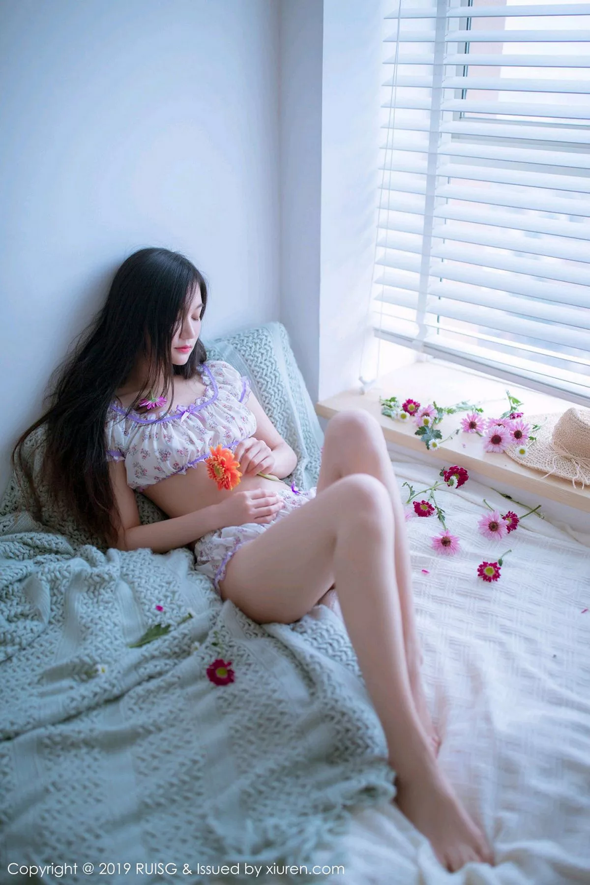 秀人集.com_[RUISG瑞丝馆]Vol.068_嫩模深紫Julie私房清甜可人草帽女孩系列靓丽迷人写真49P