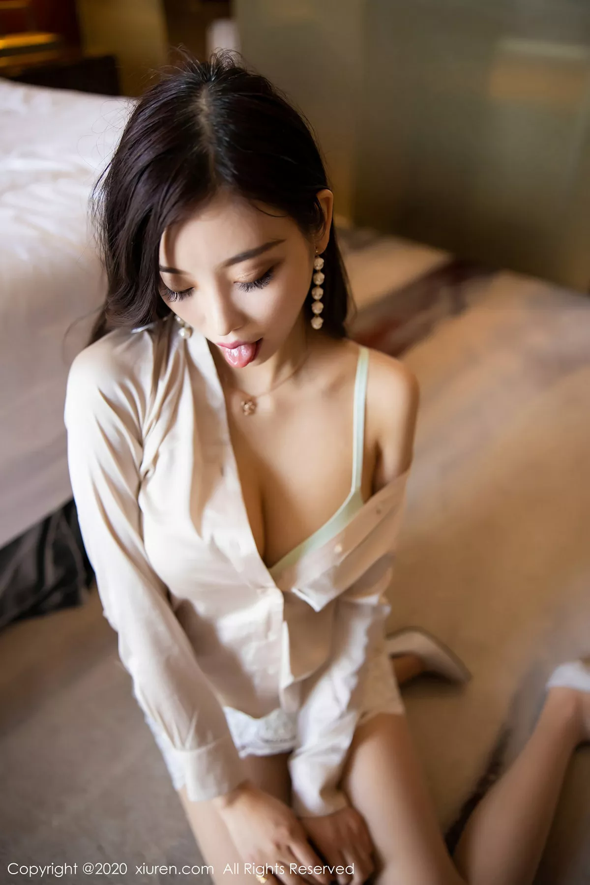 秀人集.com_[XiuRen秀人网]No.1974_女神杨晨晨sugar私房衬衣配短裙半脱露性感内衣完美诱惑写真65P