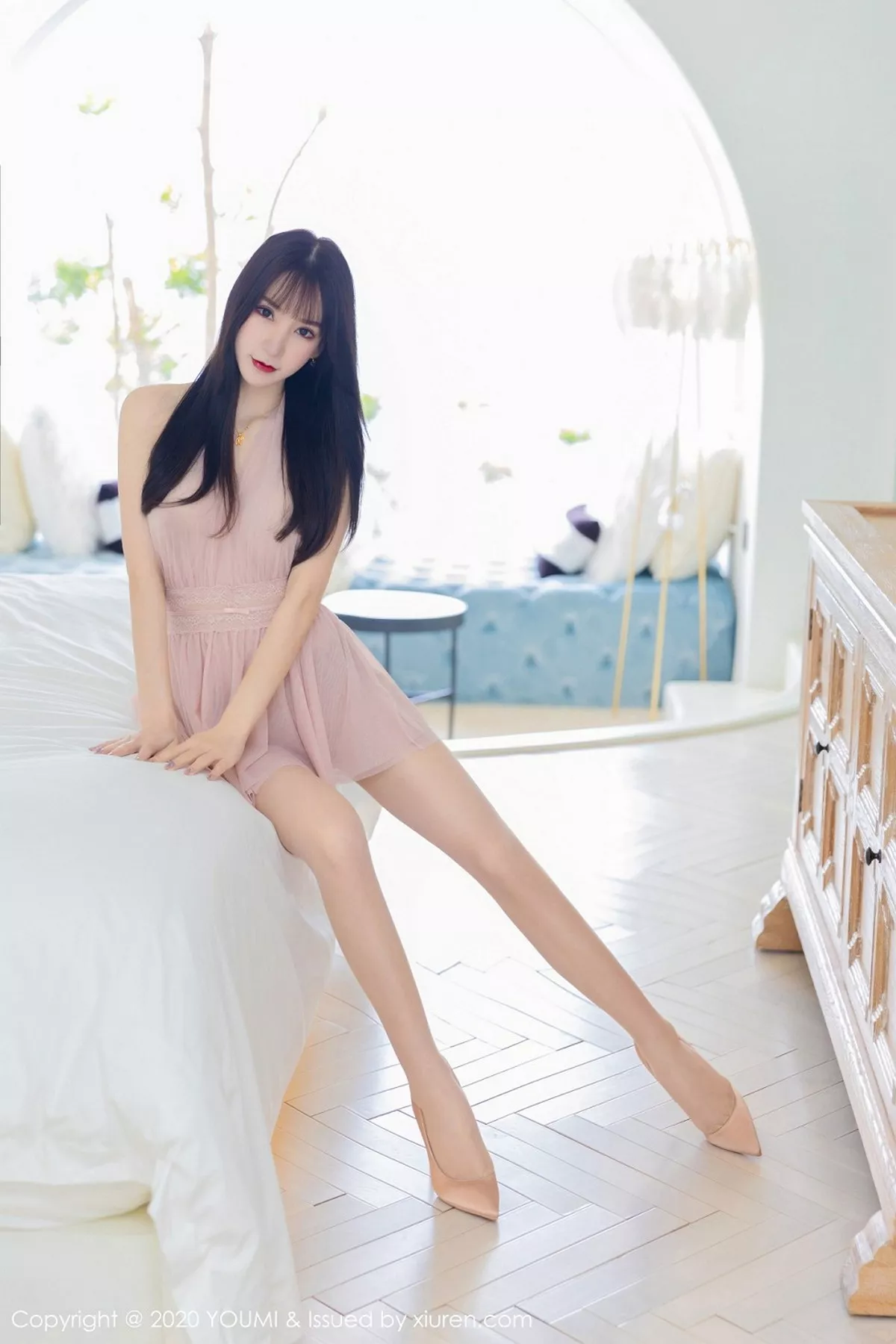 秀人集.com_[YouMi尤蜜荟]Vol.488_女神周于希Sandy大理旅拍粉红色轻纱吊裙透视诱惑写真68P