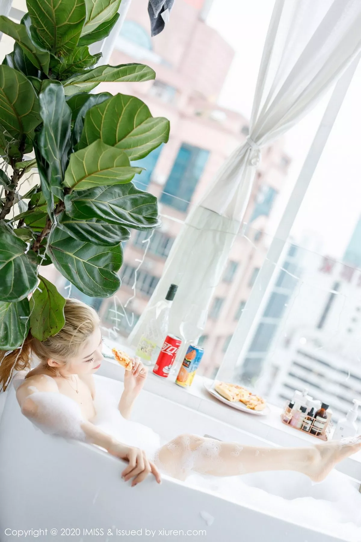 秀人集.com_[IMISS爱蜜社]Vol.490_女神luvian本能浴室大尺度泡泡浴秀火辣身材诱惑写真46P