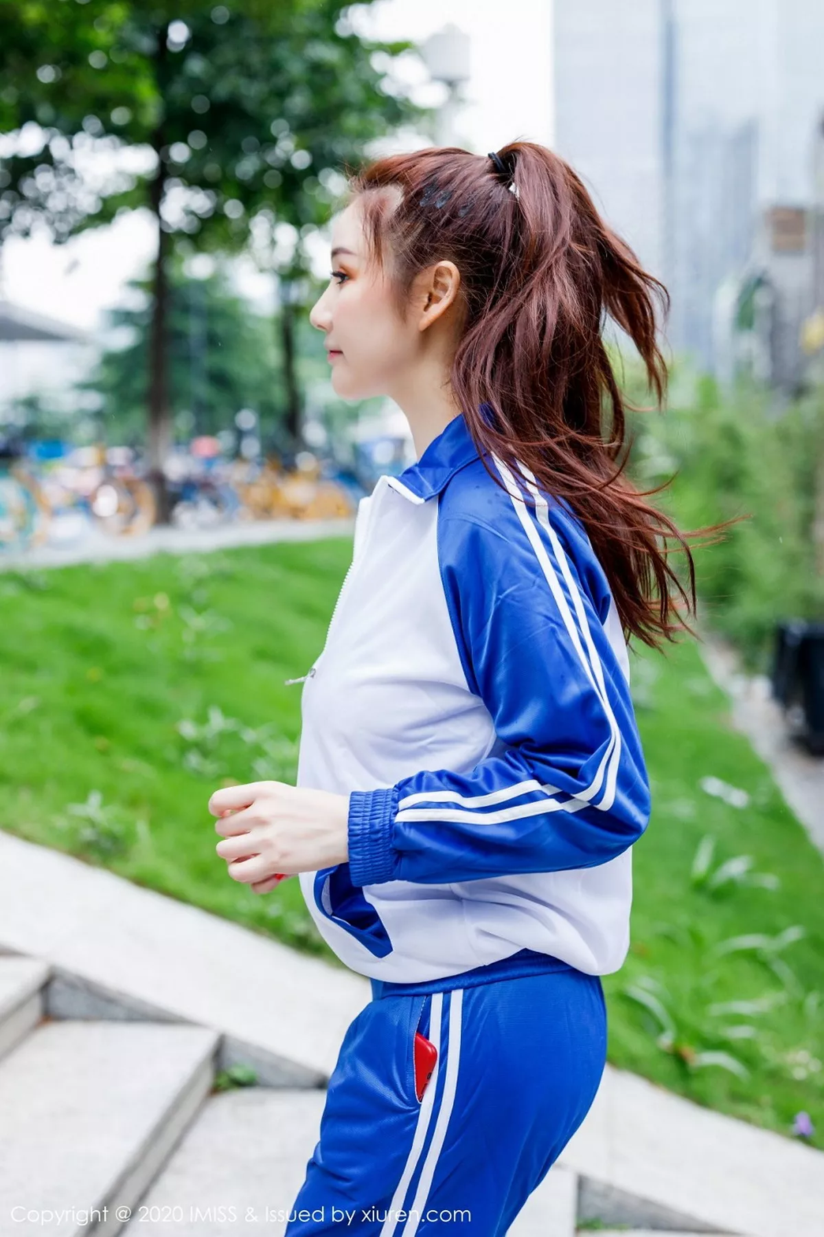 秀人集.com_[IMISS爱蜜社]Vol.496_嫩模Evon私房黑色情趣内衣丁字裤秀魔鬼身材火辣诱惑写真65P