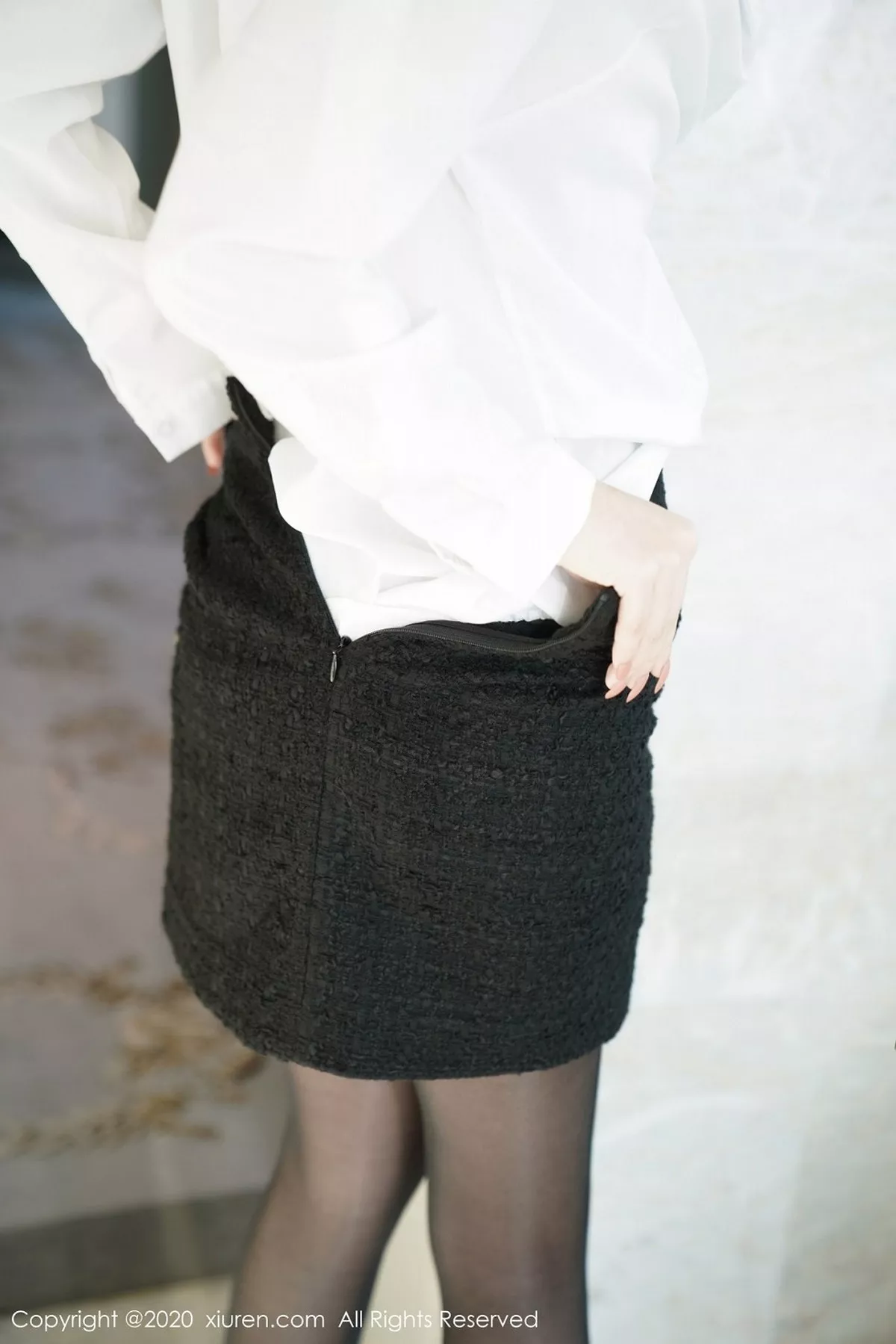 秀人集.com_[XiuRen秀人网]No.2695_女神冯木木LRIS经典职场0L主题半脱露黑丝裤袜蕾丝内裤诱惑写真77P