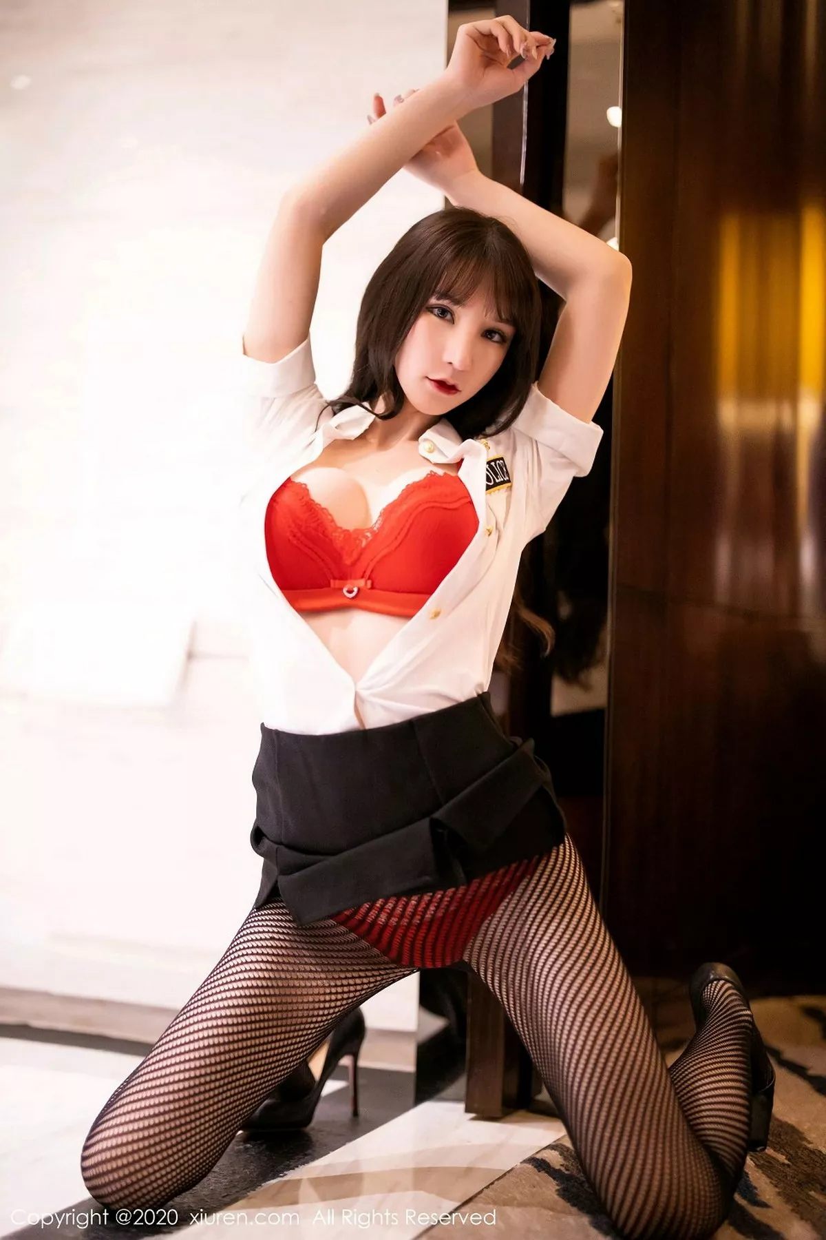 秀人集.com_[XiuRen秀人网]No.2820_女神周于希Sandy时尚魅力制服私房半脱露性感红色内衣诱惑写真50P