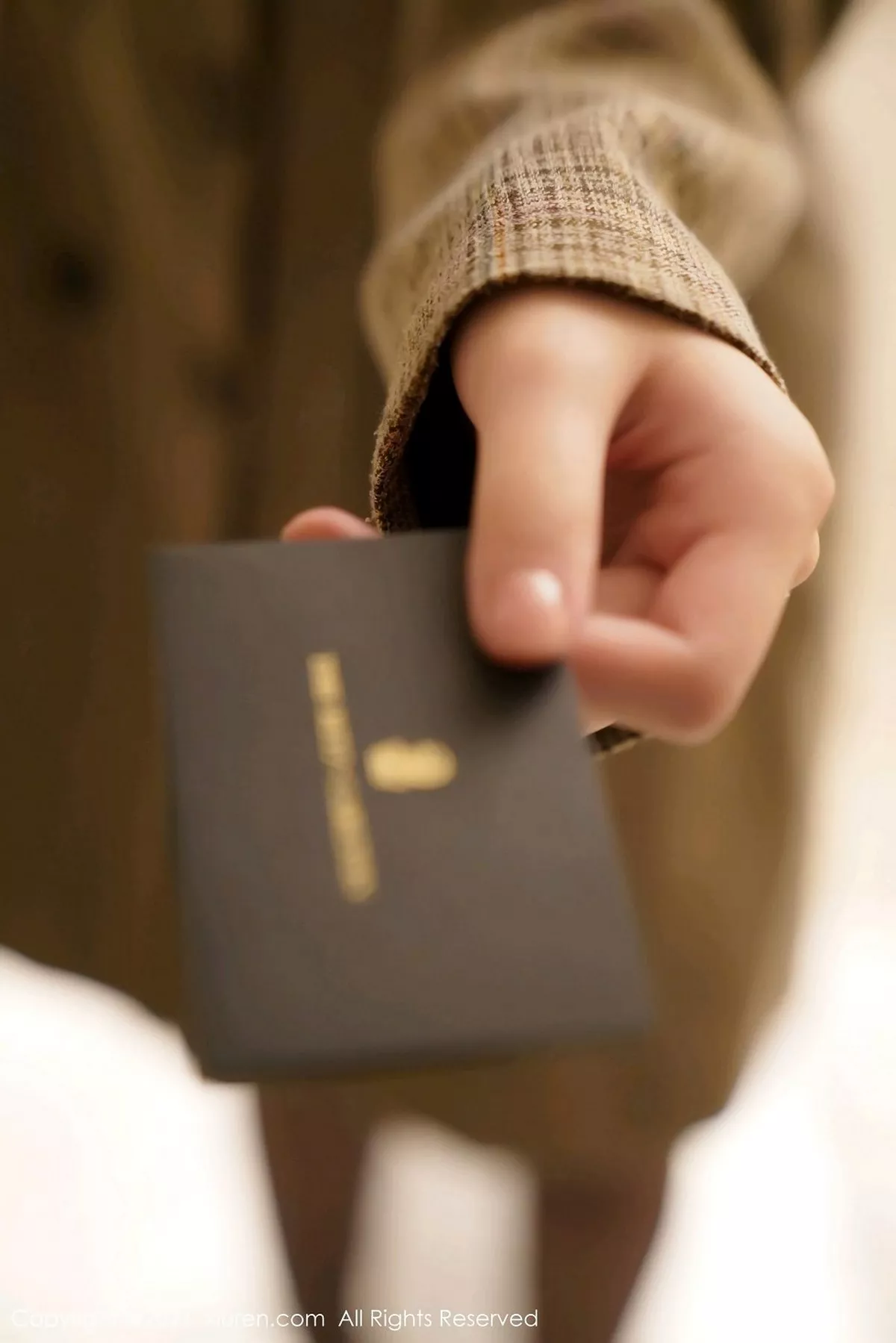 秀人集.com_[XiuRen秀人网]No.2977_女神糯美子Mini澳门旅拍尾随剧情主题黑色情趣内衣秀巨乳诱惑写真62P