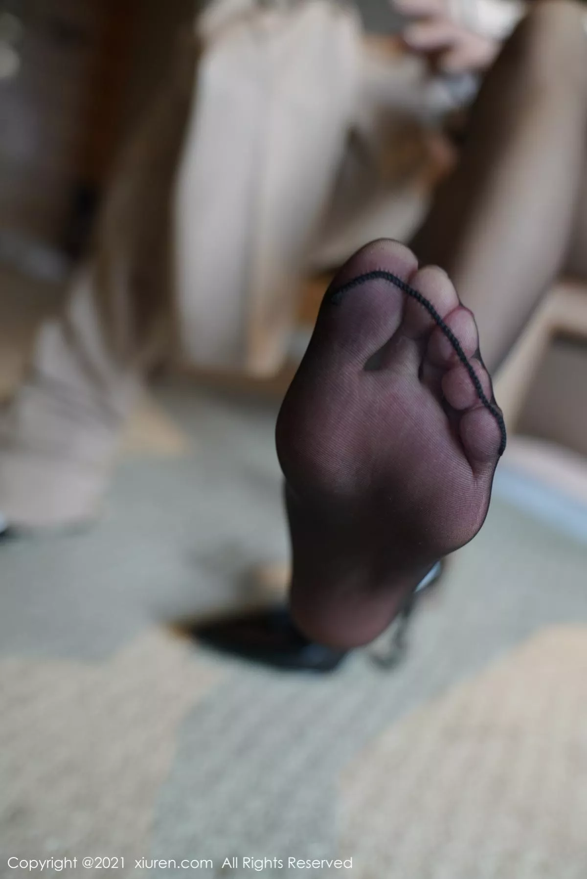 秀人集.com_[XiuRen秀人网]No.3150_嫩模文芮jeninfer典雅职场OL主题半脱露开档黑丝裤袜秀翘臀诱惑写真58P