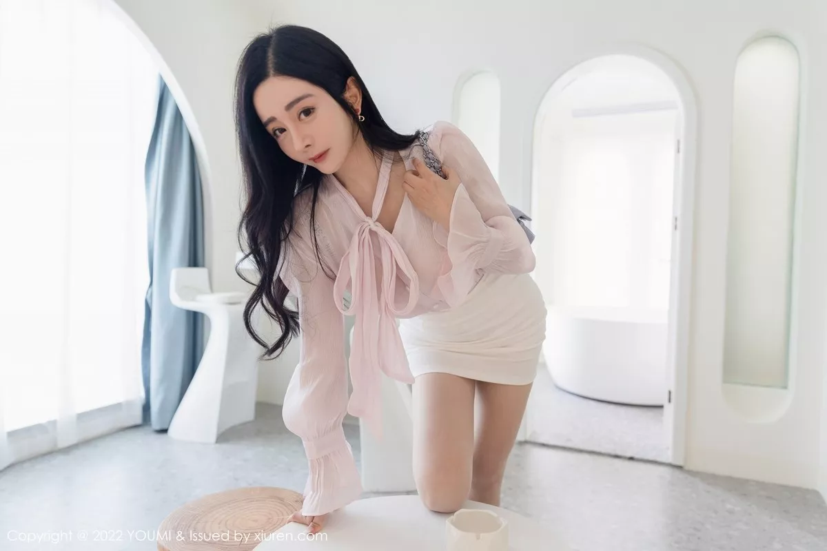 秀人集.com_[YouMi尤蜜荟]Vol.801_女神允爾大理旅拍性感粉色薄纱配白短裙半脱秀丰满身材诱惑写真79P