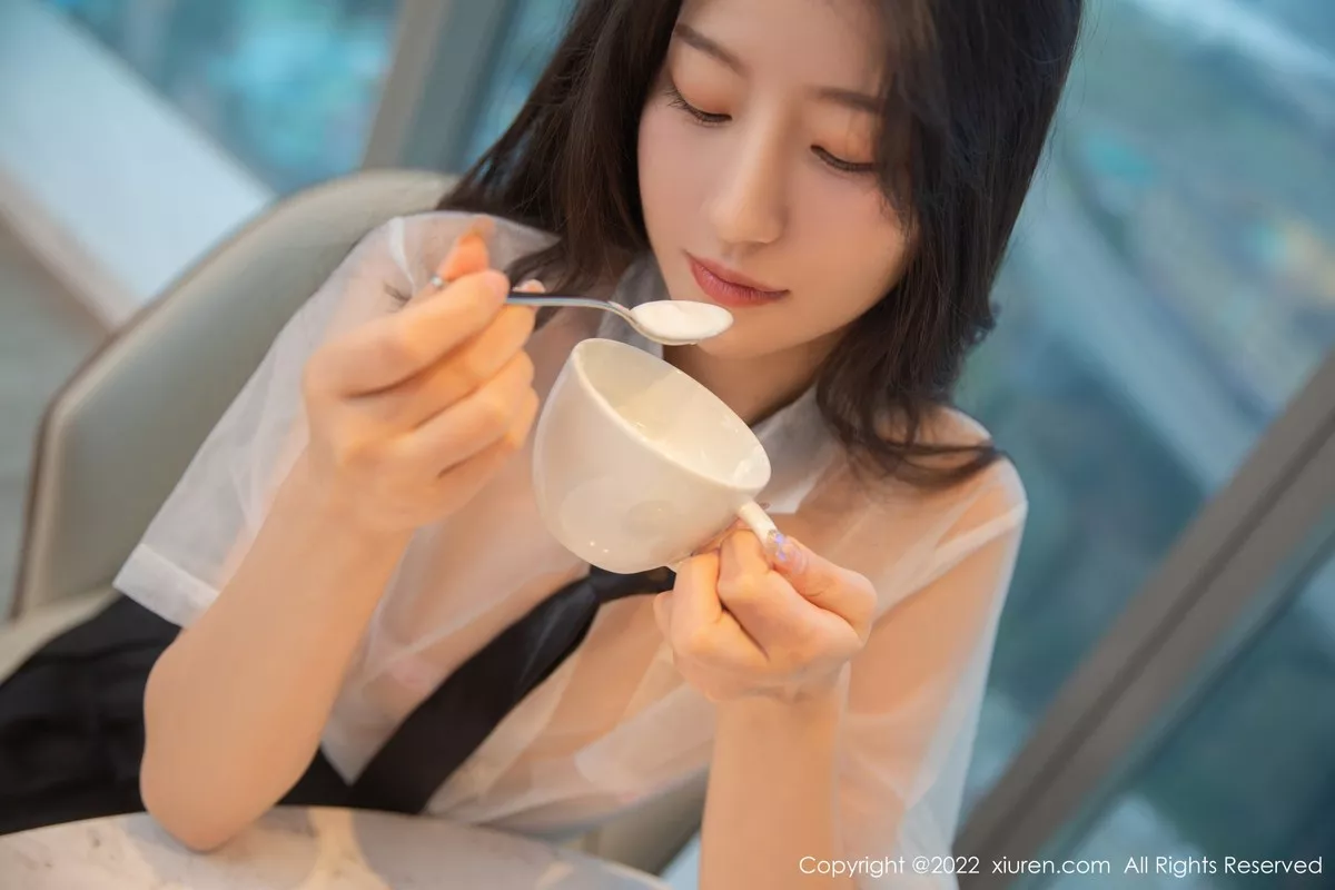 秀人集.com_[XiuRen秀人网]No.5385_模特熊小诺性感轻透白T配黑色短裙露超薄无内黑丝极致诱惑写真72P