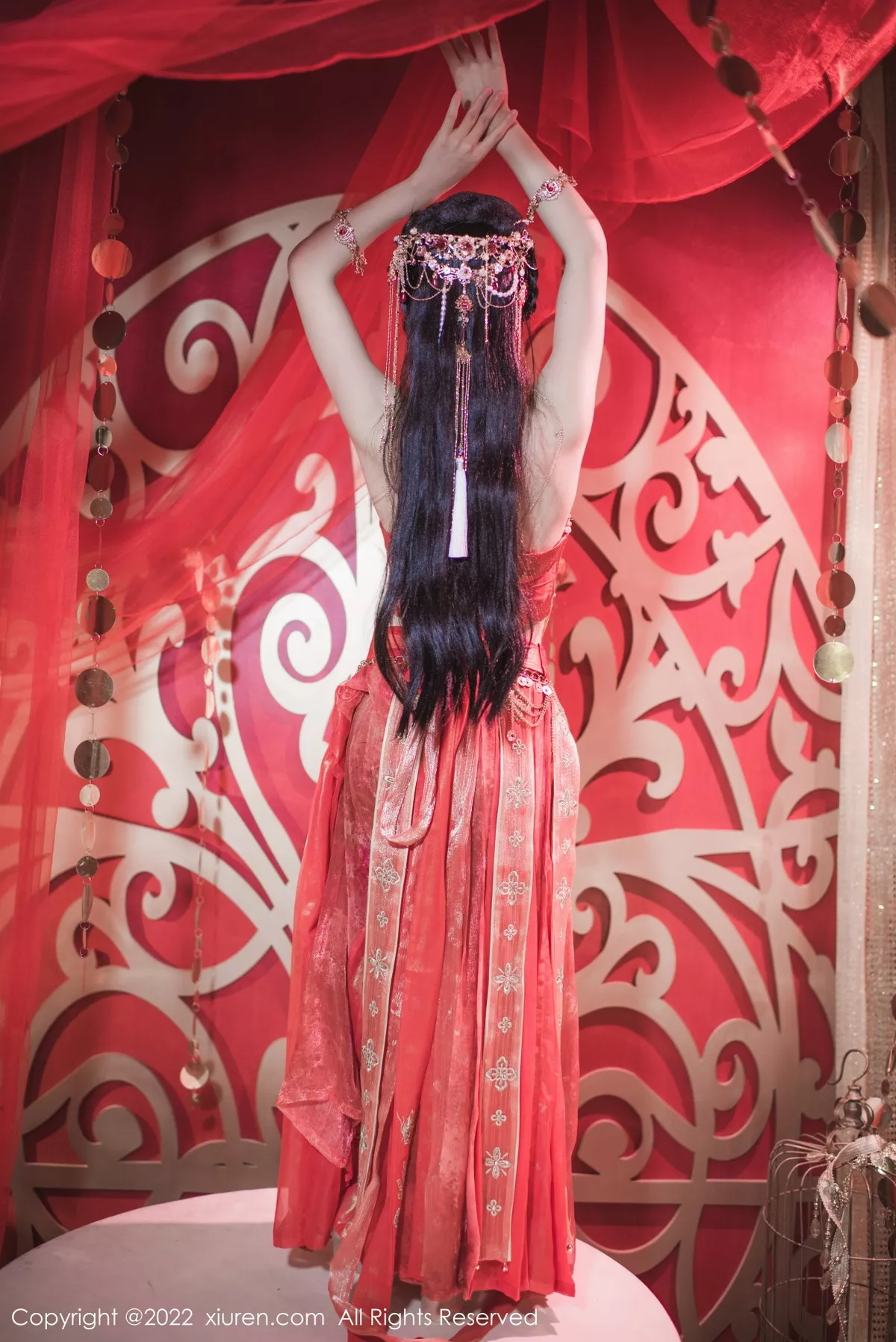 秀人集.com_[XiuRen秀人网]No.5699_模特利世性感西域舞娘扮演红色薄纱连衣裙秀曼妙身姿诱惑写真63P