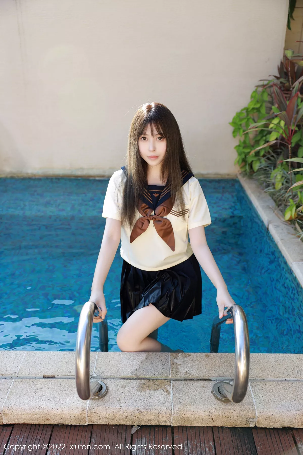 秀人集.com_[XiuRen秀人网]No.6021_女神Evelyn艾莉南京旅拍户外性感白色水手服秀完美身材诱惑写真66P