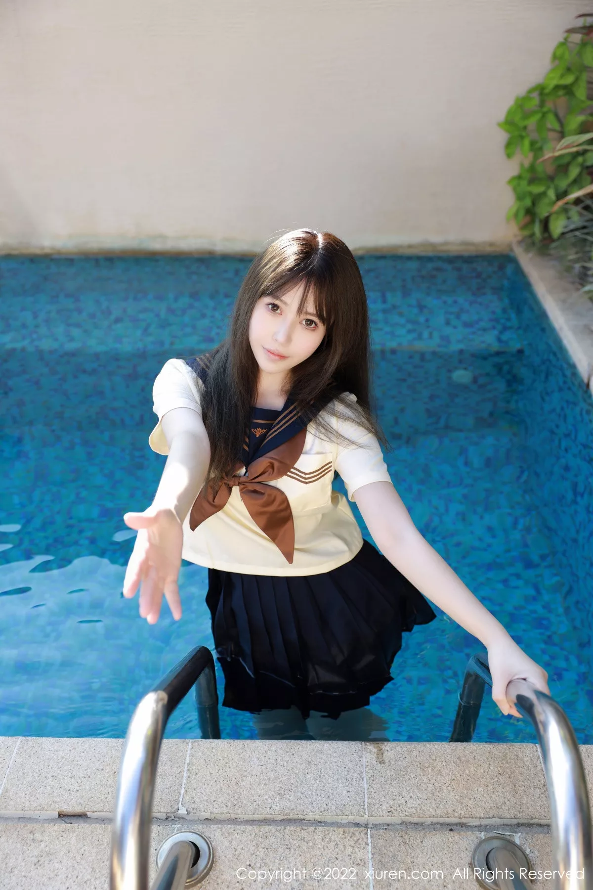 秀人集.com_[XiuRen秀人网]No.6021_女神Evelyn艾莉南京旅拍户外性感白色水手服秀完美身材诱惑写真66P