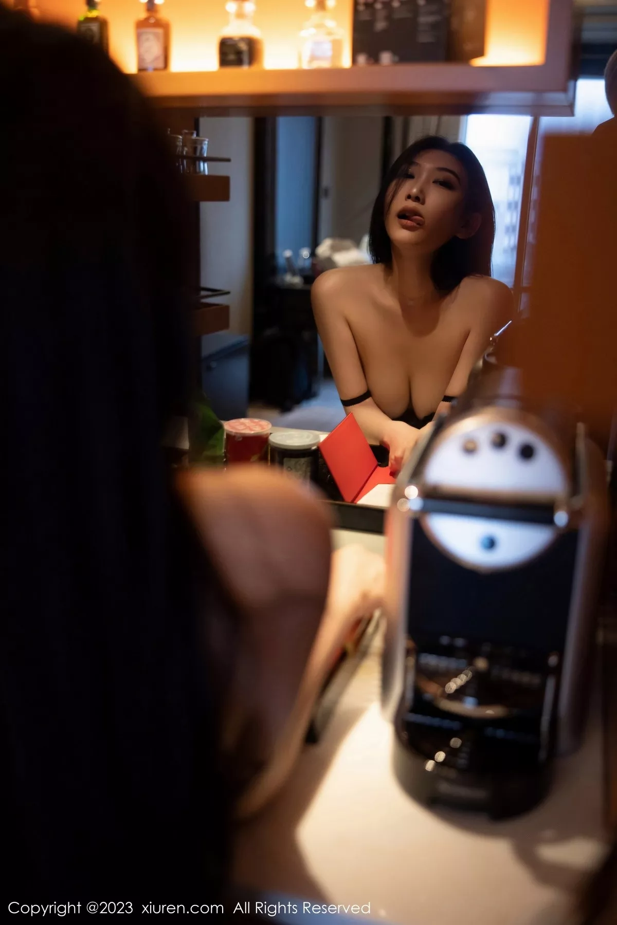 秀人集.com_[XiuRen秀人网]No.6418_模特李佳芮cherie深色条纹服配短裙露黑色蕾丝情趣内衣诱惑写真75P