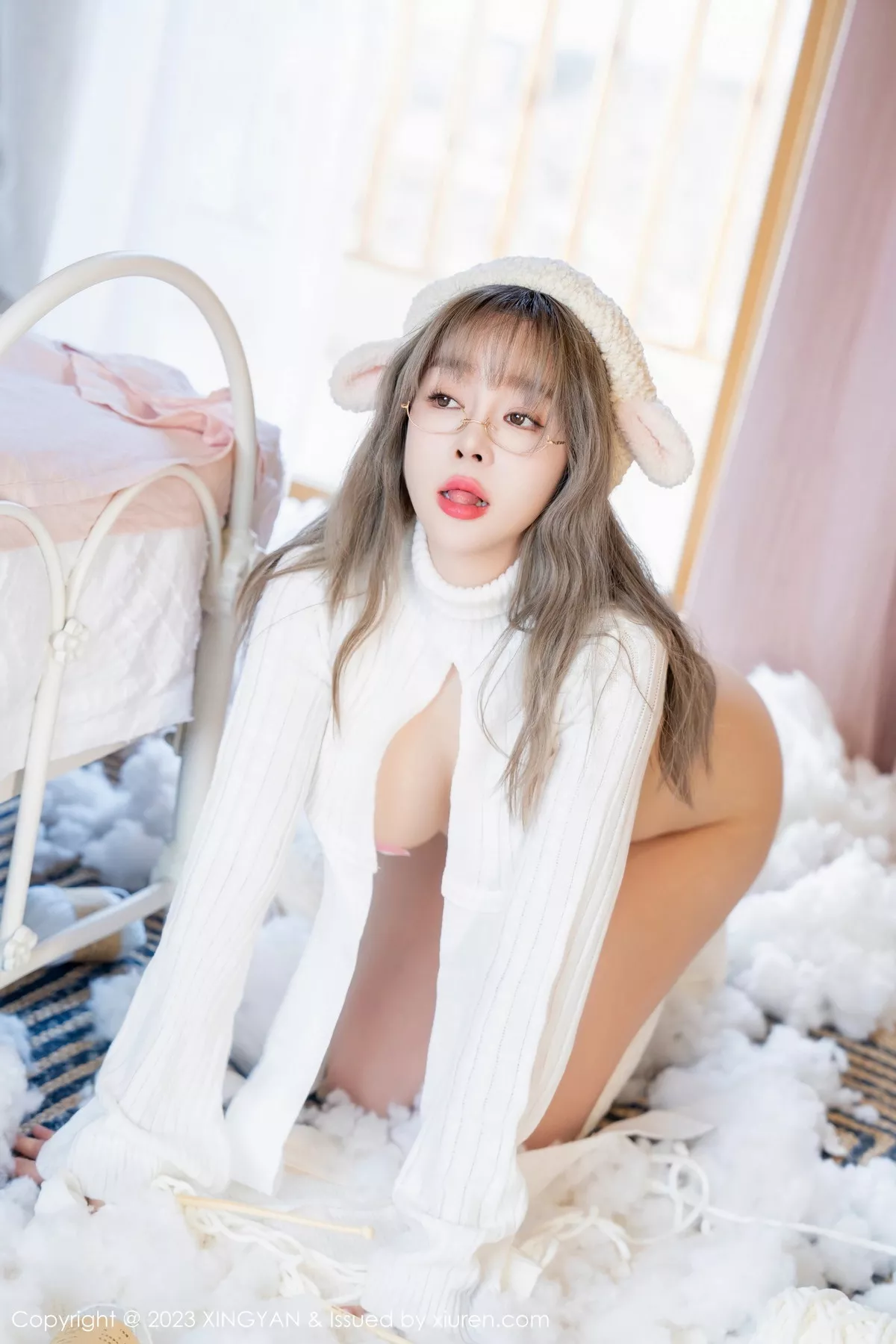 秀人集.com_[XINGYAN星颜社]VOL.175_女神王雨纯居家女友装扮性感白色真空服饰秀惹火身材诱惑写真80P