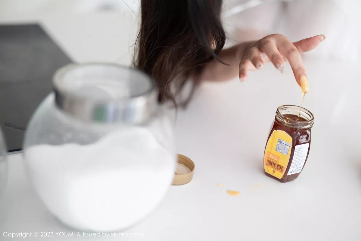 秀人集.com_[YouMi尤蜜荟]Vol.959_模特laura阿姣性感白色轻透网纱套装露白色蕾丝内衣完美诱惑写真85P