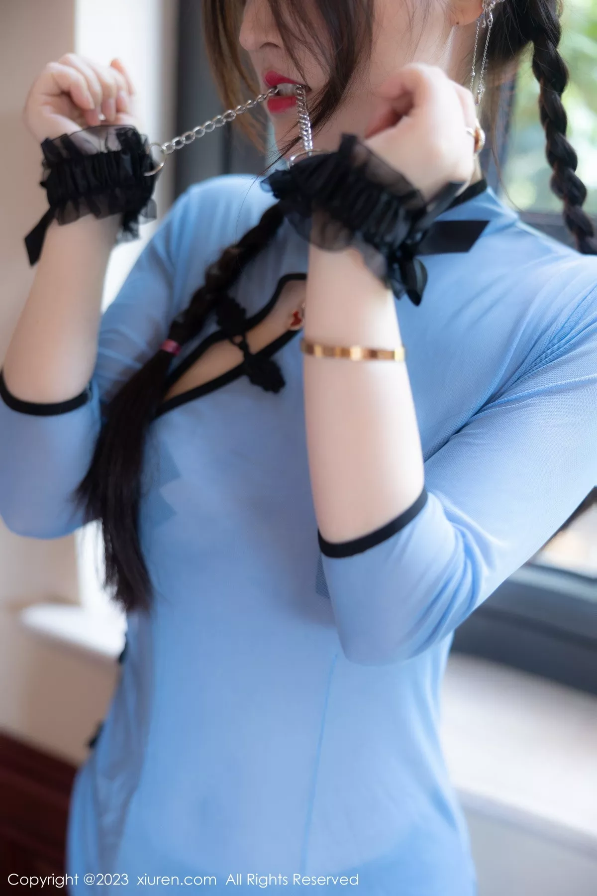 秀人集.com_[XiuRen秀人网]No.7357_模特诗诗kiki私房浴室性感蓝色轻透旗袍露豪乳遮点惹火诱惑写真84P