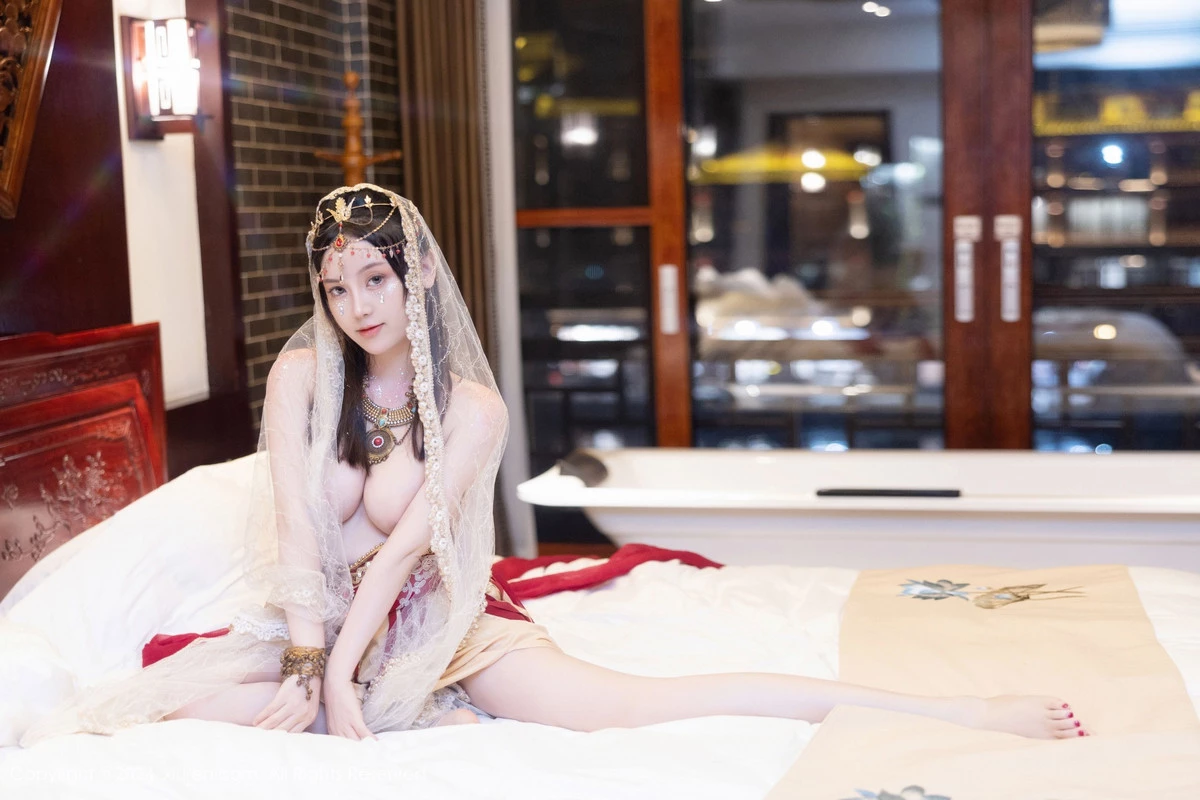 秀人集.com_[XiuRen秀人网]No.8349_模特豆瓣酱性感红色薄纱西域服饰半脱秀丰腴身材撩人诱惑写真82P