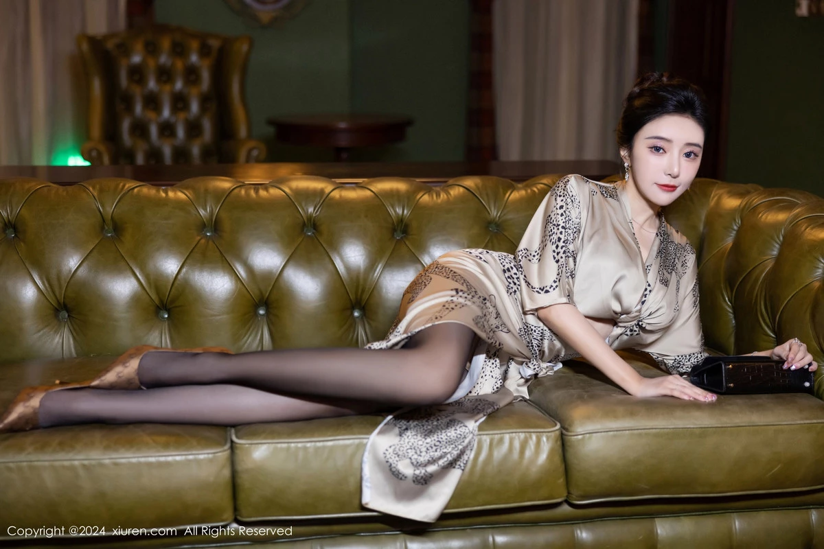 秀人集.com_[XiuRen秀人网]No.8510_女神王馨瑶yanni性感睡衣露灰绿色内衣配超薄黑丝完美诱惑写真82P