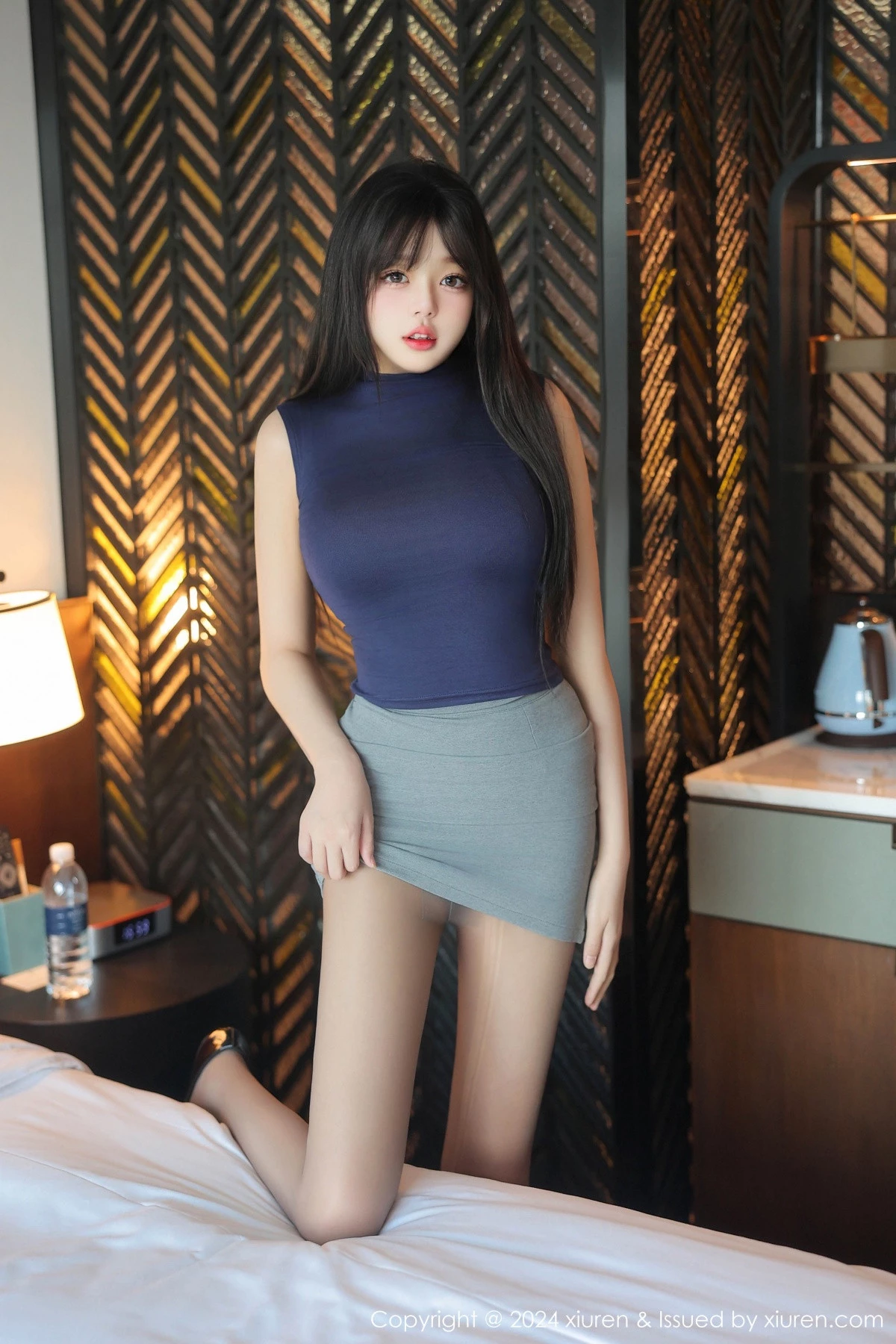 秀人集.com_[XiuRen秀人网]No.9233_模特柚柚小奶瓶性感黑色蕾丝内衣配超薄灰丝秀凹凸身材诱惑写真89P