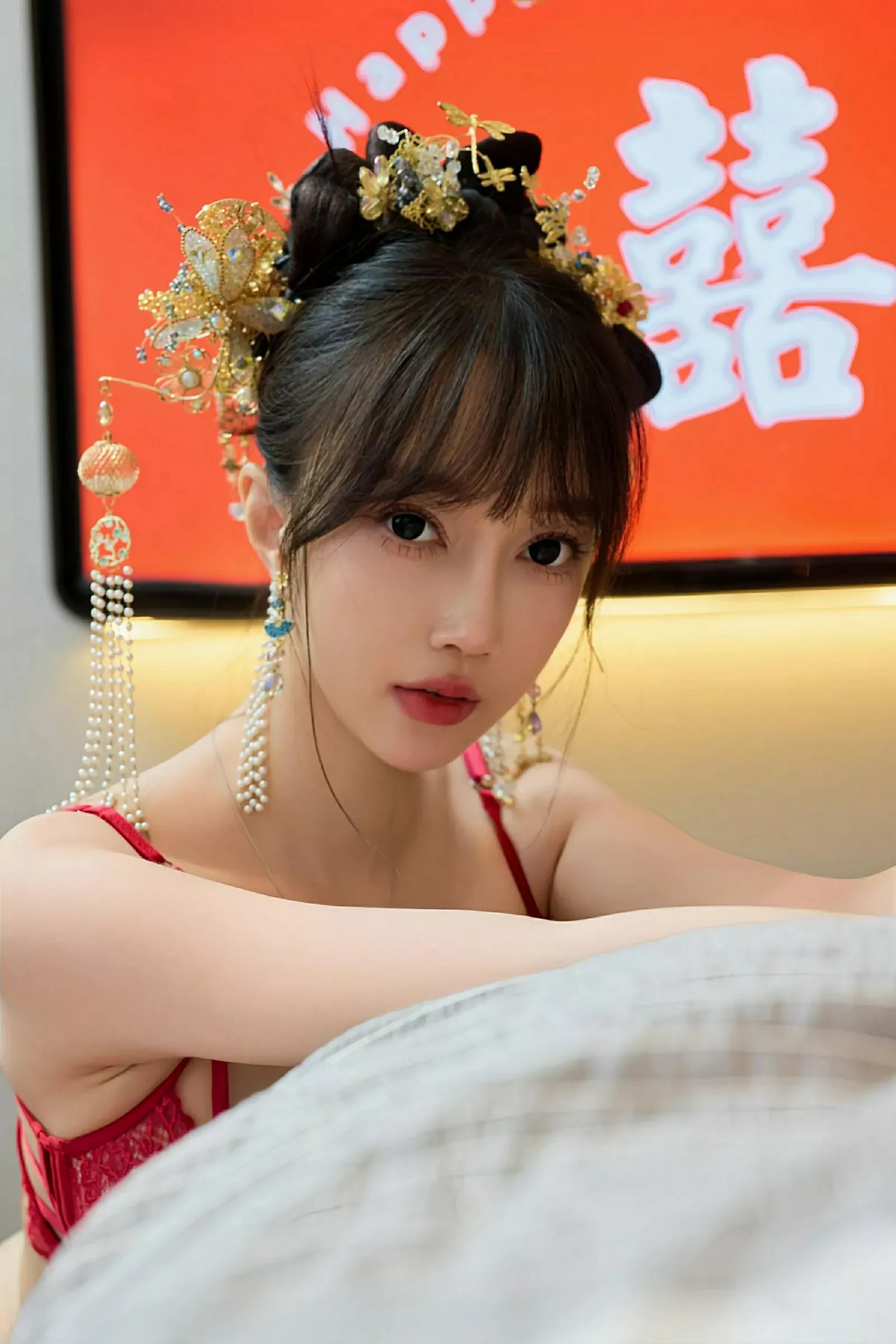 秀人集.com_[XiuRen秀人网]No.10567_模特玥儿玥er性感红色蕾丝内衣配超薄肉丝秀完美身材诱惑写真72P