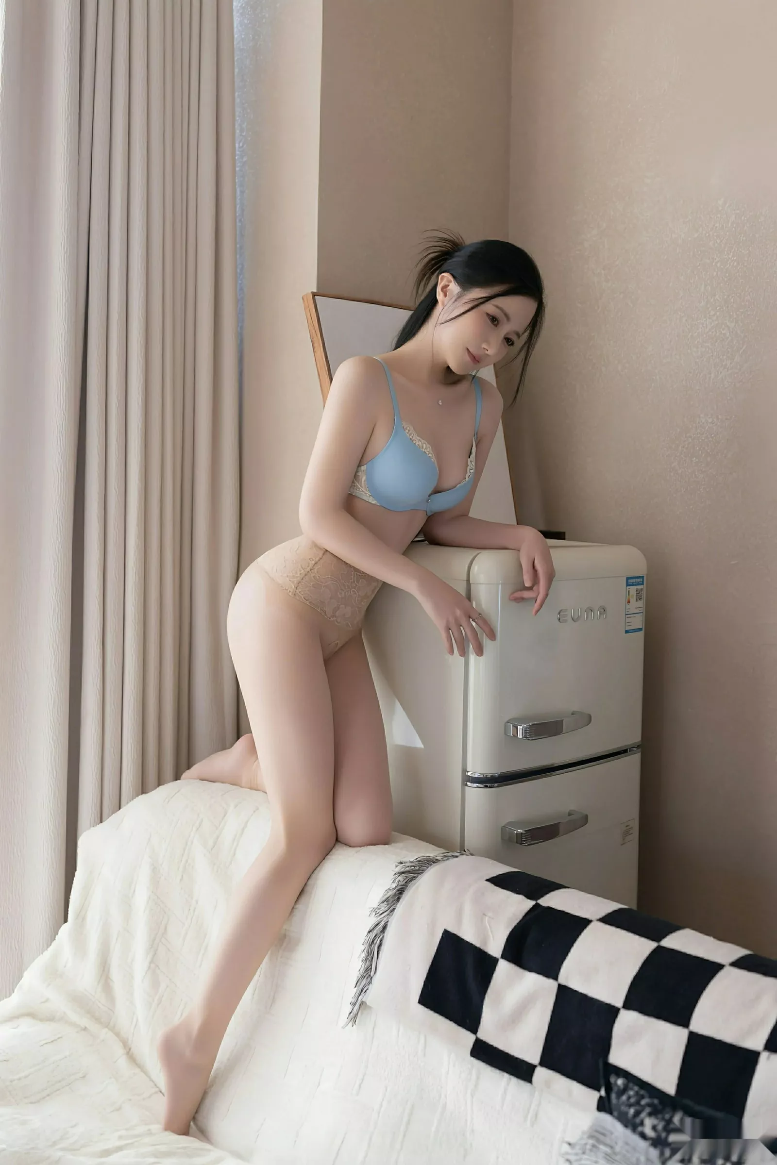 秀人集.com_[XiuRen秀人网]No.10615_模特鱼子酱Fish性感白上衣配黑短裙露超薄肉丝秀曼妙身材诱惑写真74P