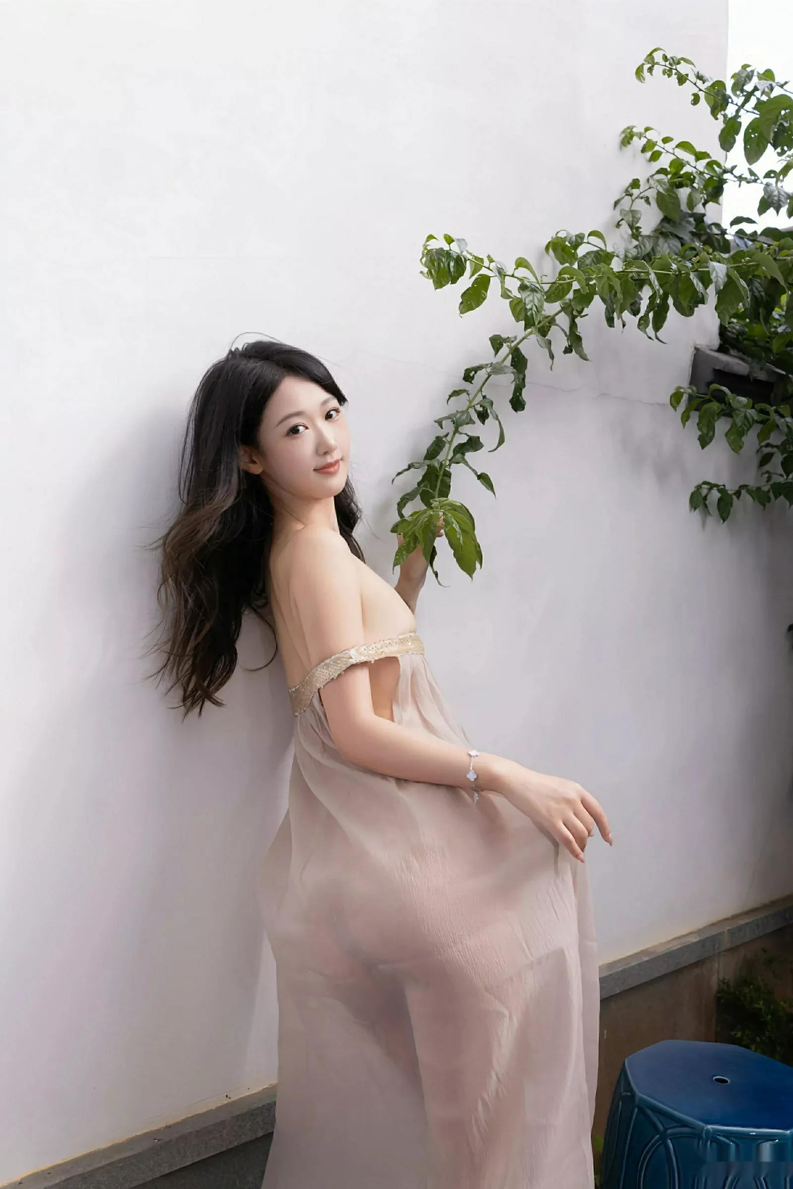 秀人集.com_[XiuRen秀人网]No.10619_模特唐安琪性感浅色薄纱服饰配超薄肉丝秀曼妙身姿完美诱惑写真81P