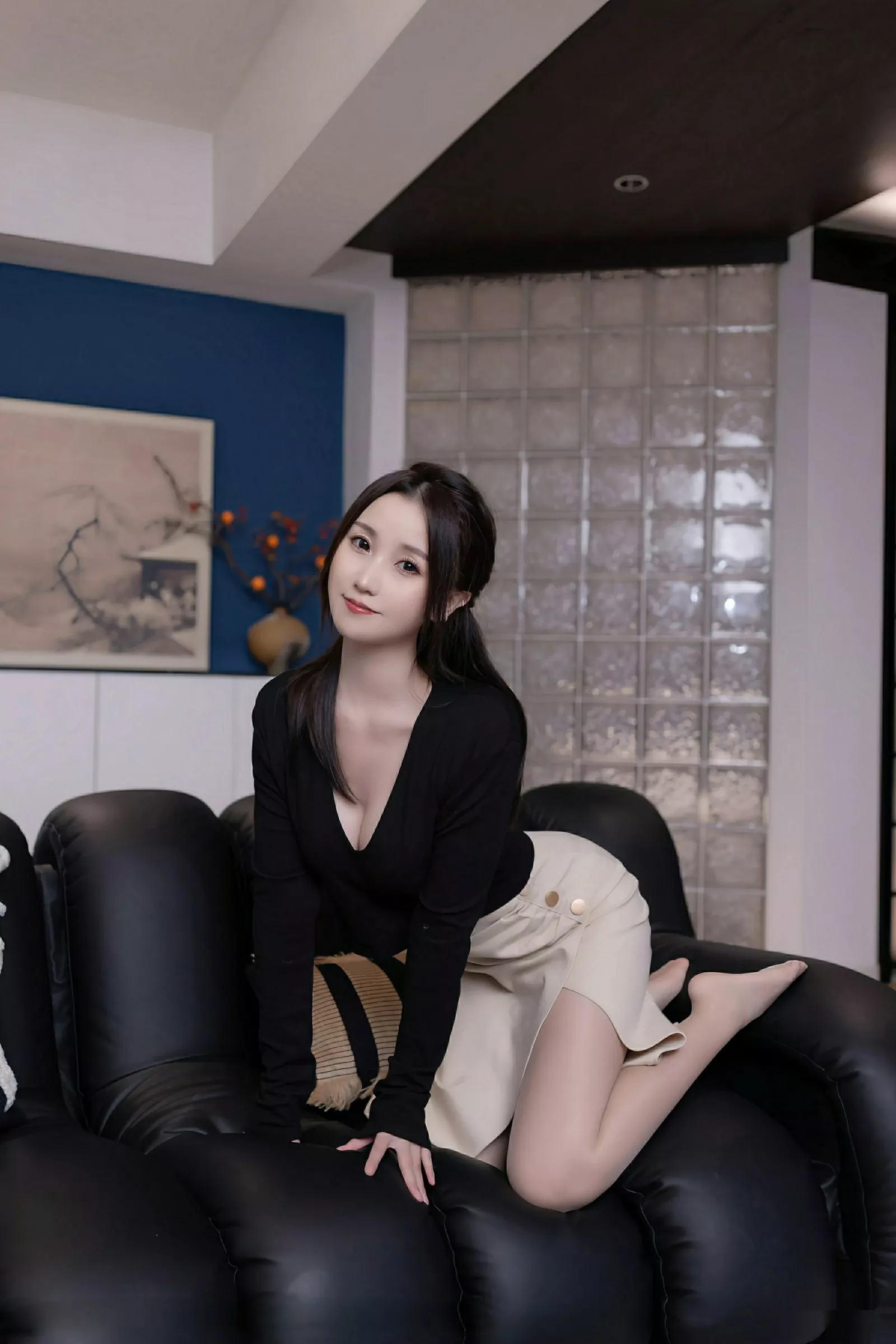 秀人集.com_[XiuRen秀人网]No.10576_模特杏子Yada性感黑色OL服饰露白色蕾丝内衣秀曼妙身姿诱惑写真81P