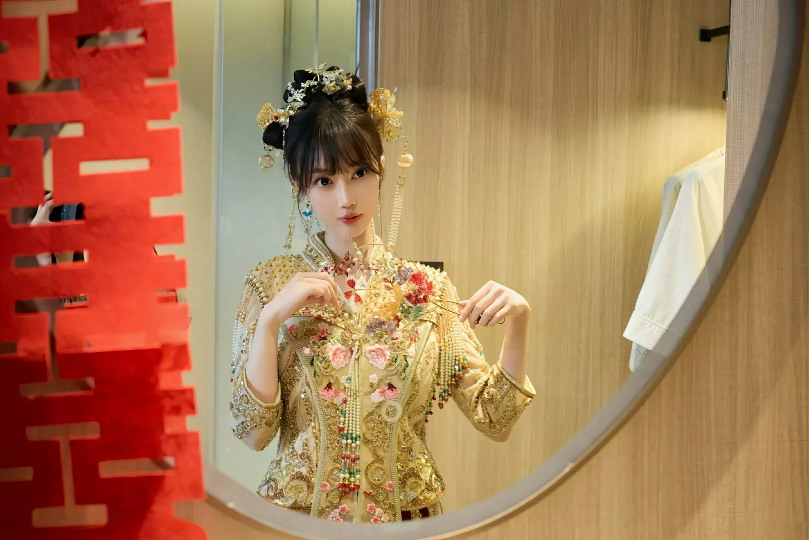 秀人集.com_[XiuRen秀人网]No.10567_模特玥儿玥er性感红色蕾丝内衣配超薄肉丝秀完美身材诱惑写真72P