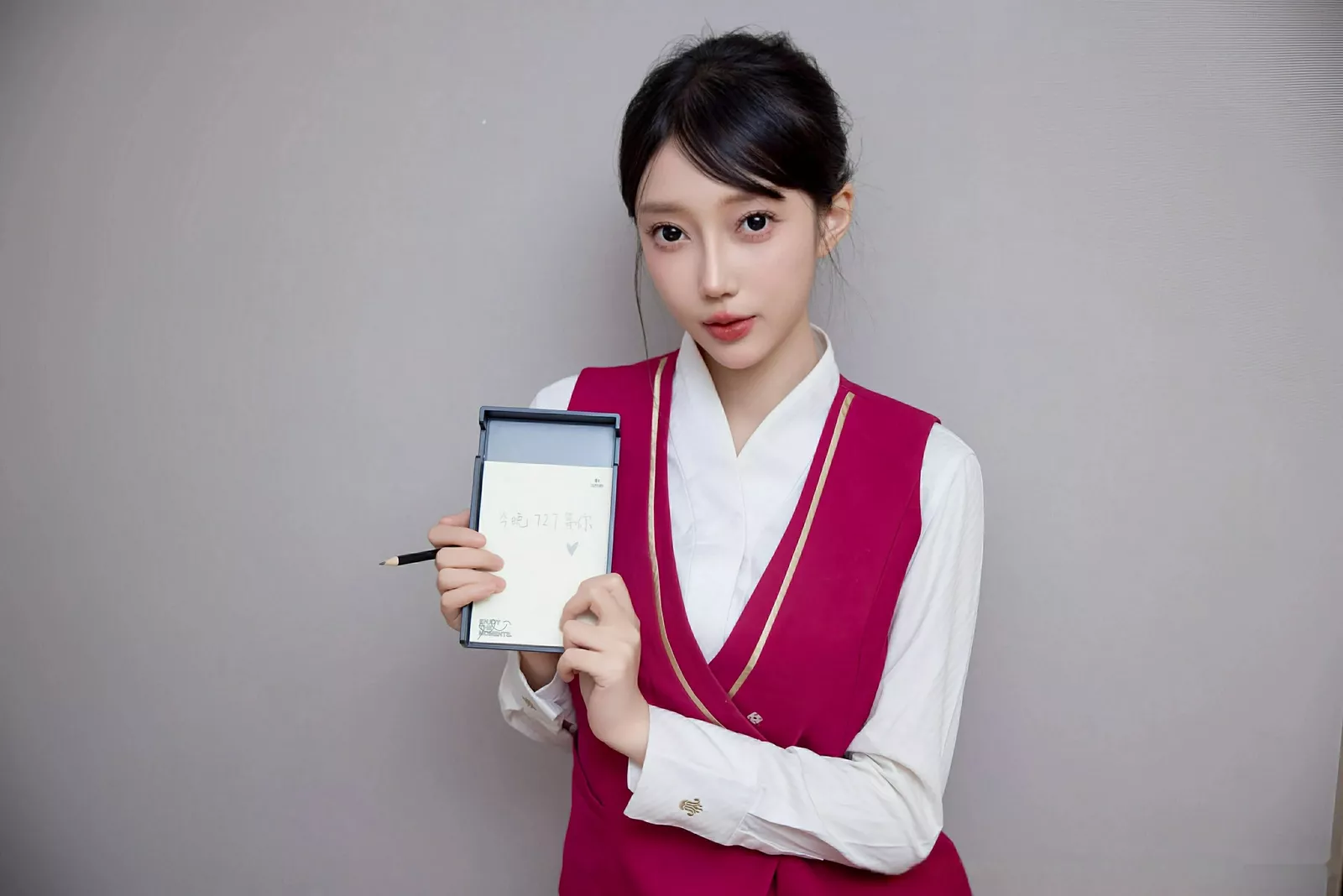 秀人集.com_[XiuRen秀人网]No.10620_模特玥儿玥er性感空姐制服配超薄黑丝秀曼妙身姿迷人诱惑写真70P