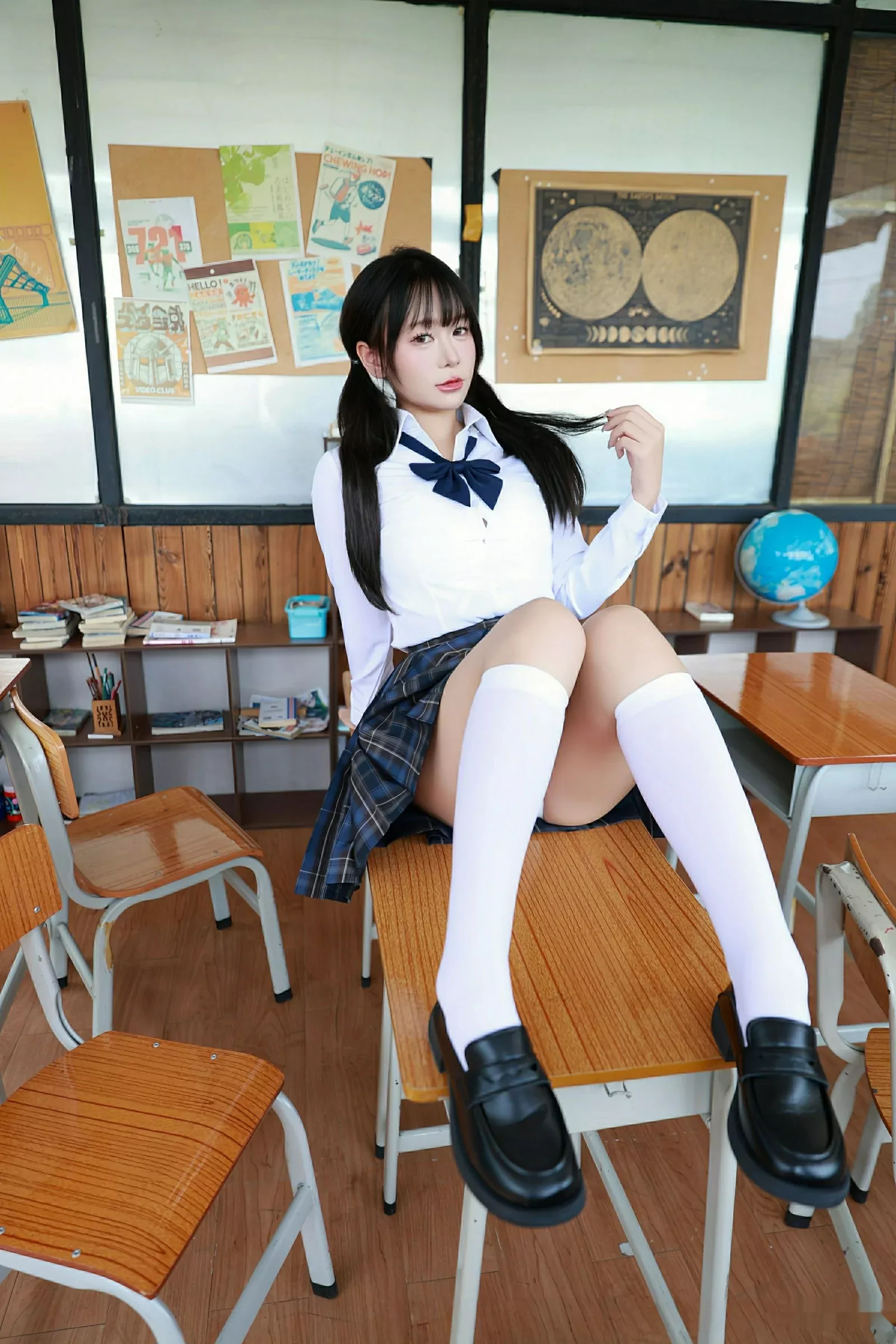 秀人集.com_[XiuRen秀人网]No.10602_新人模特水泽性感JK制服露肉色蕾丝内衣秀丰满身材迷人诱惑写真85P