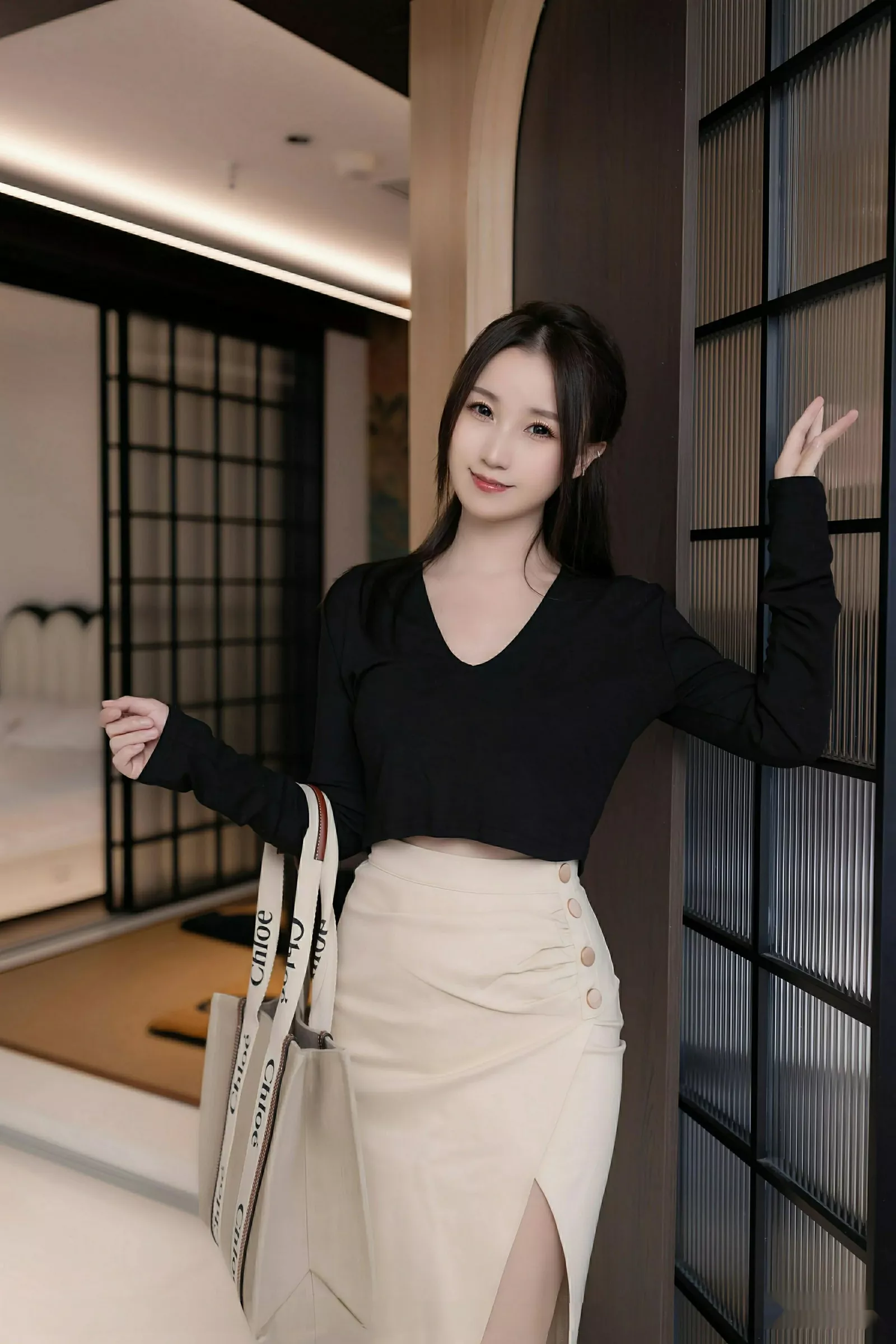 秀人集.com_[XiuRen秀人网]No.10576_模特杏子Yada性感黑色OL服饰露白色蕾丝内衣秀曼妙身姿诱惑写真81P