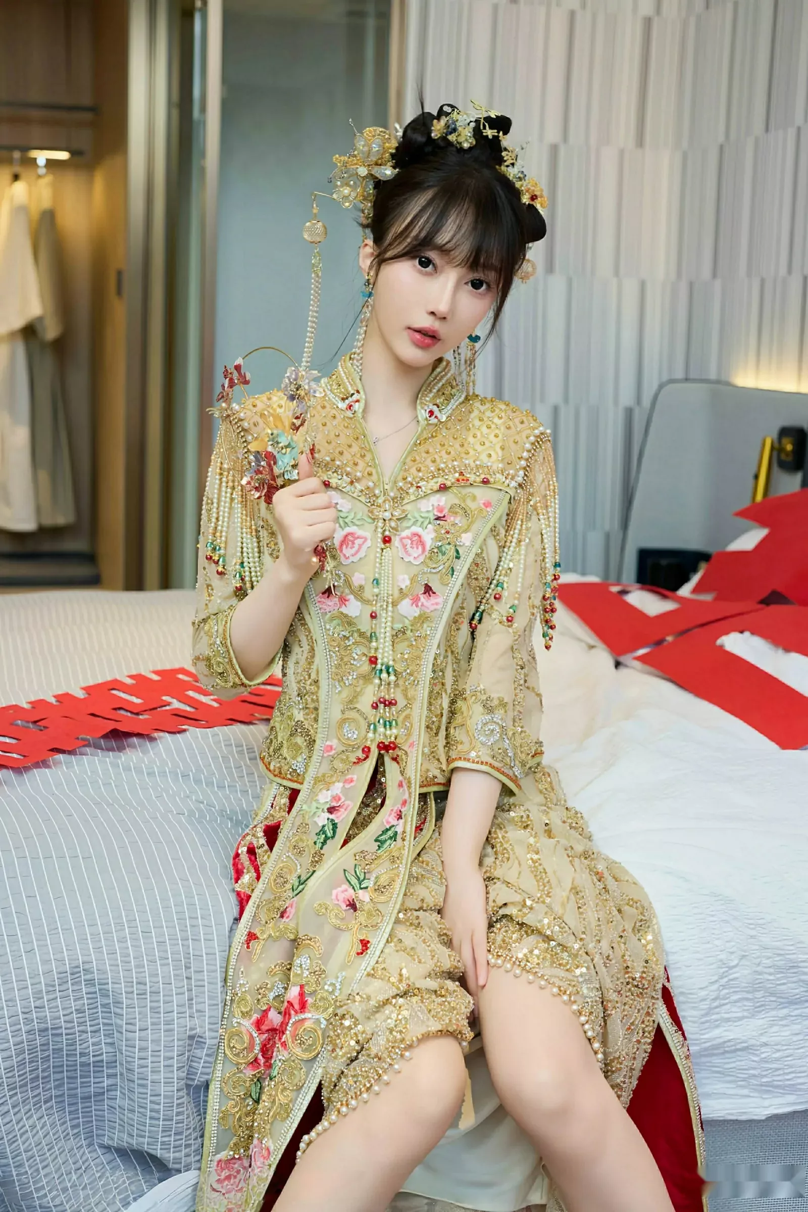 秀人集.com_[XiuRen秀人网]No.10567_模特玥儿玥er性感红色蕾丝内衣配超薄肉丝秀完美身材诱惑写真72P