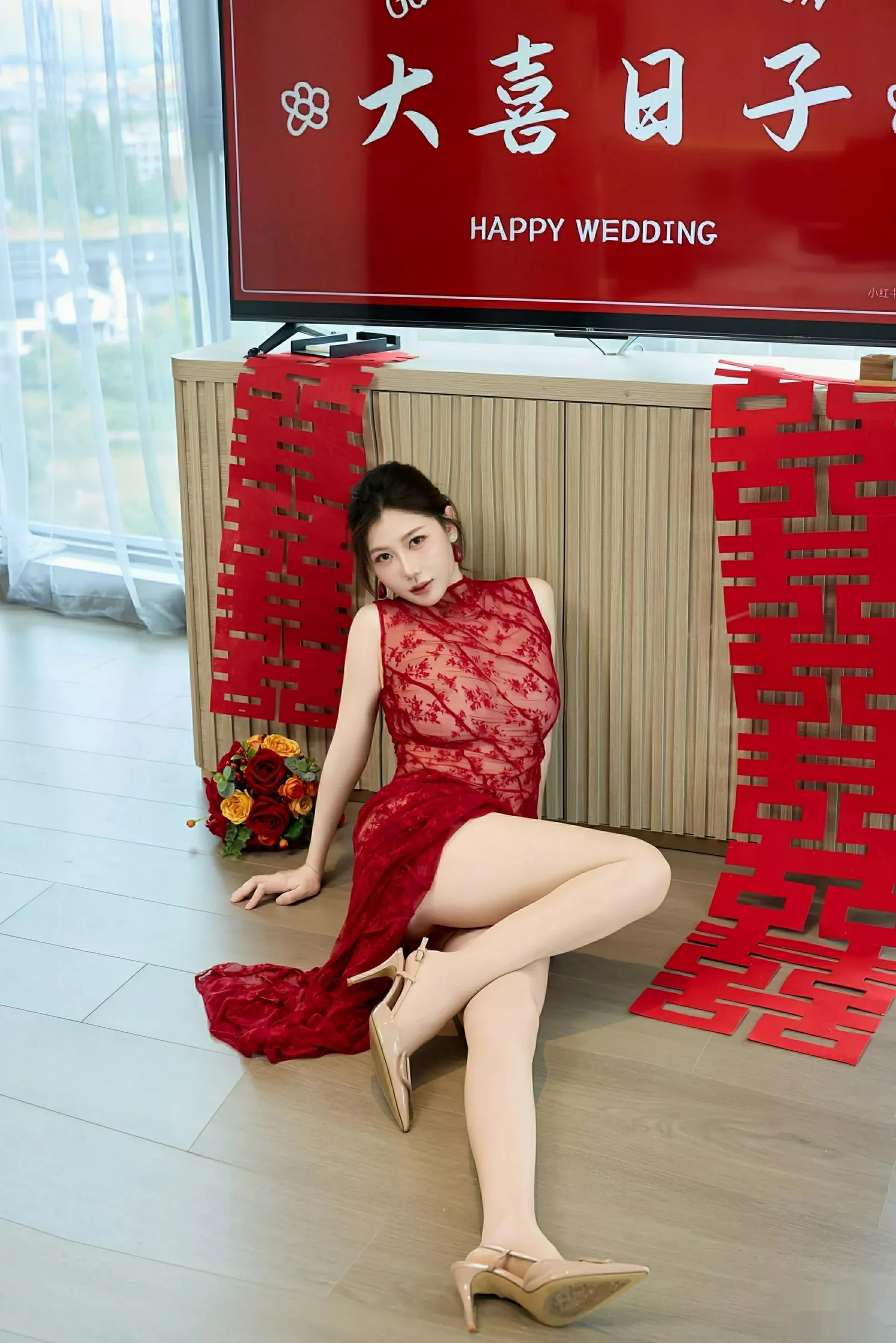 秀人集.com_[XiuRen秀人网]No.10578_模特尹甜甜性感红色新娘晨袍配肉色丝袜秀完美身材迷人诱惑写真69P