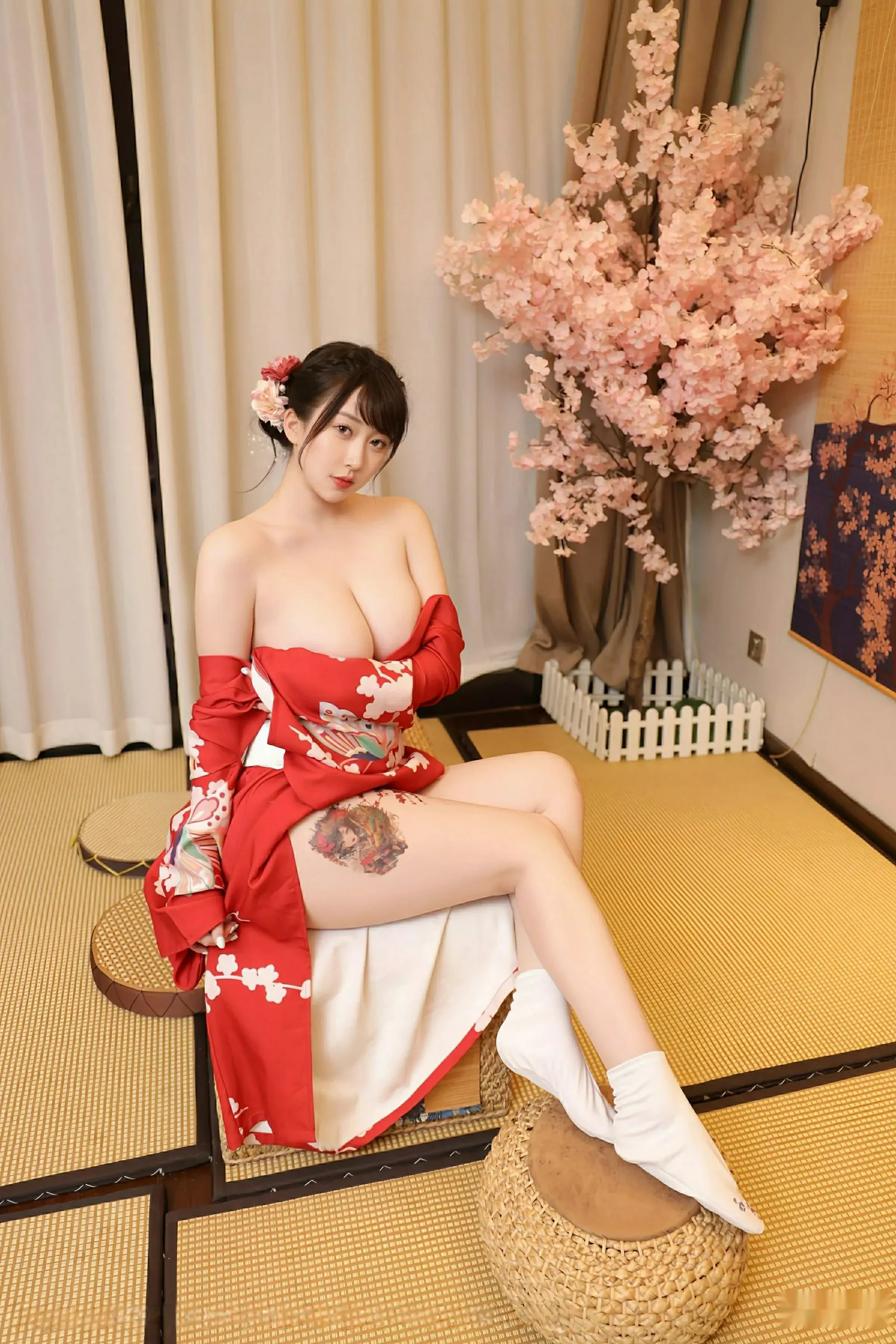 秀人集.com_[XiuRen秀人网]No.10624_模特李沁恩lrene性感日系风红色服饰半脱秀丰腴身材惹火诱惑写真69P