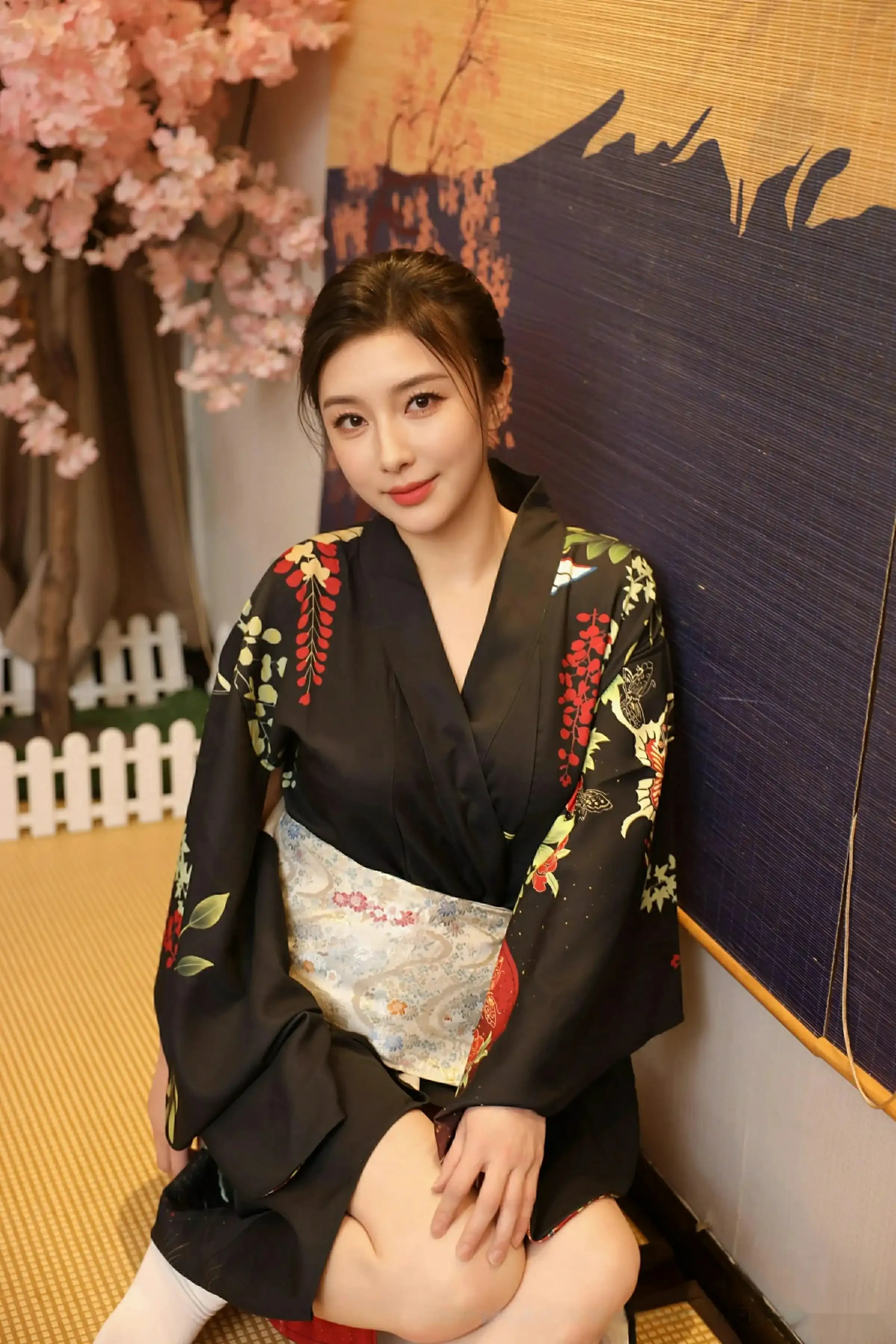 秀人集.com_[XiuRen秀人网]No.10627_模特苏一诺性感日系黑色服饰露红色内衣秀曼妙身材迷人诱惑写真80P