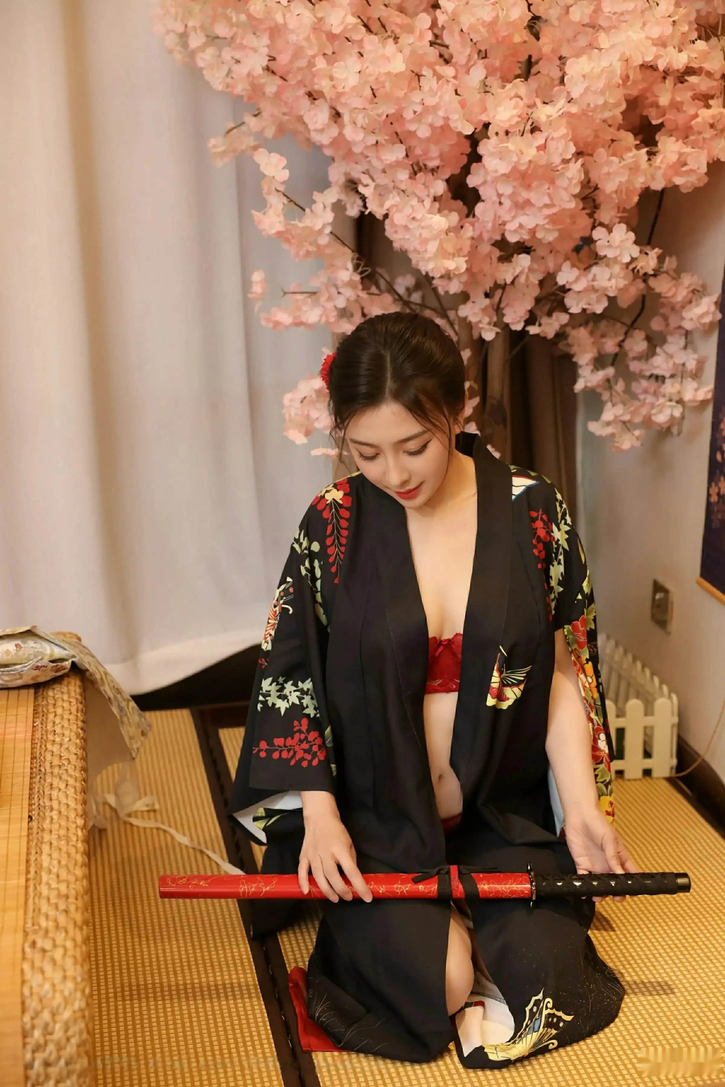 秀人集.com_[XiuRen秀人网]No.10627_模特苏一诺性感日系黑色服饰露红色内衣秀曼妙身材迷人诱惑写真80P