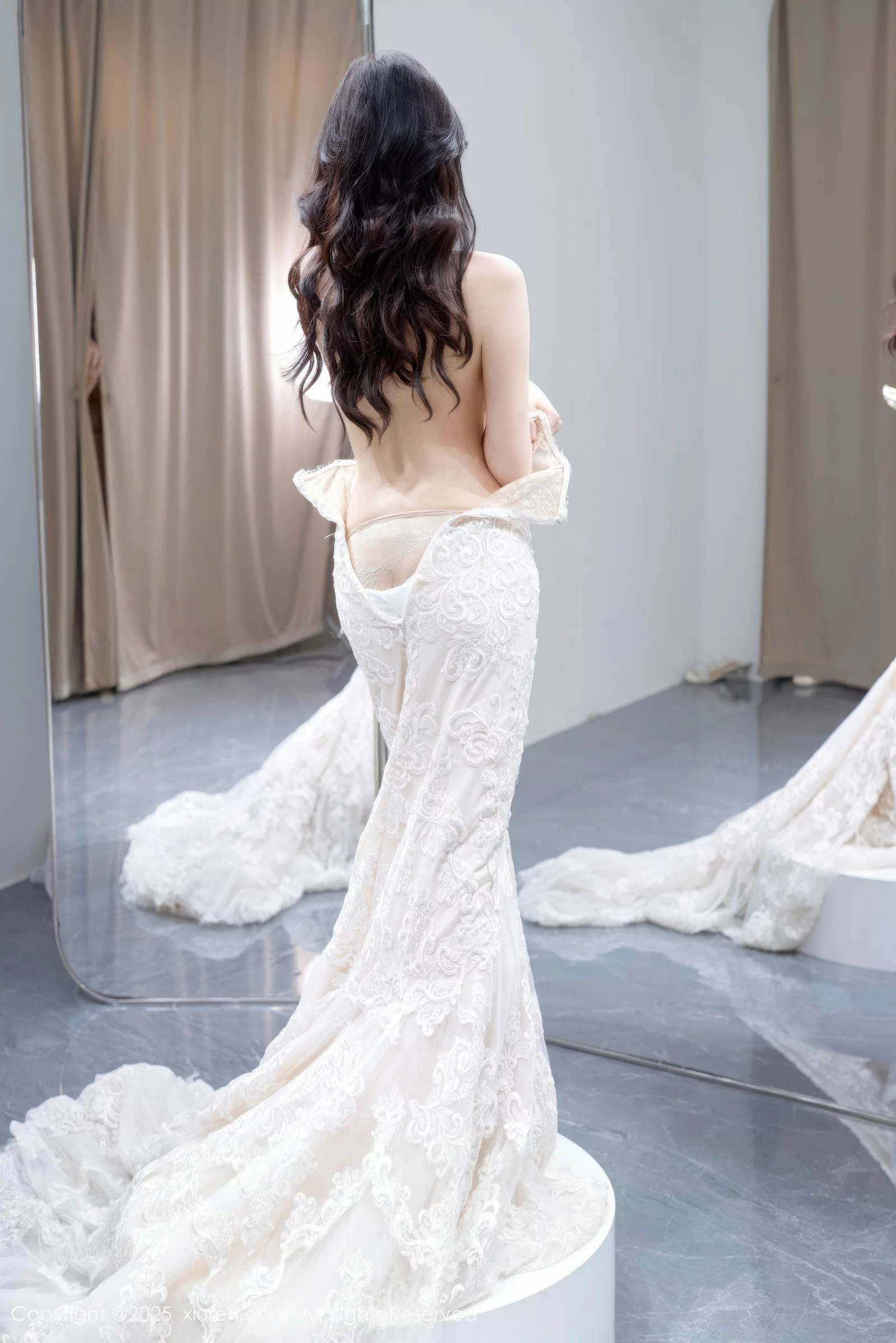 秀人集.com_[XiuRen秀人网]No.10663_模特玥儿玥er私房性感白色婚纱礼裙秀完美身材迷人诱惑写真58P