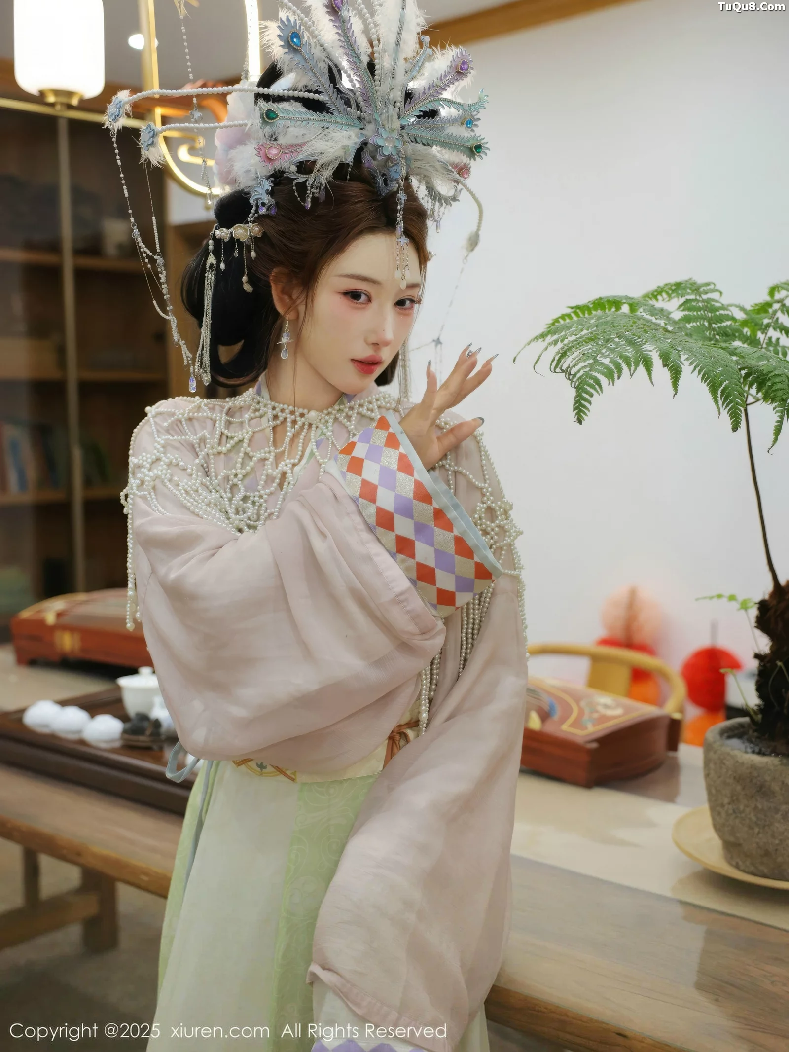 秀人集.com_[XiuRen秀人网]No.10736_模特金允希Yuki性感浅色古装薄纱服饰秀丰腴身材迷人诱惑写真80P