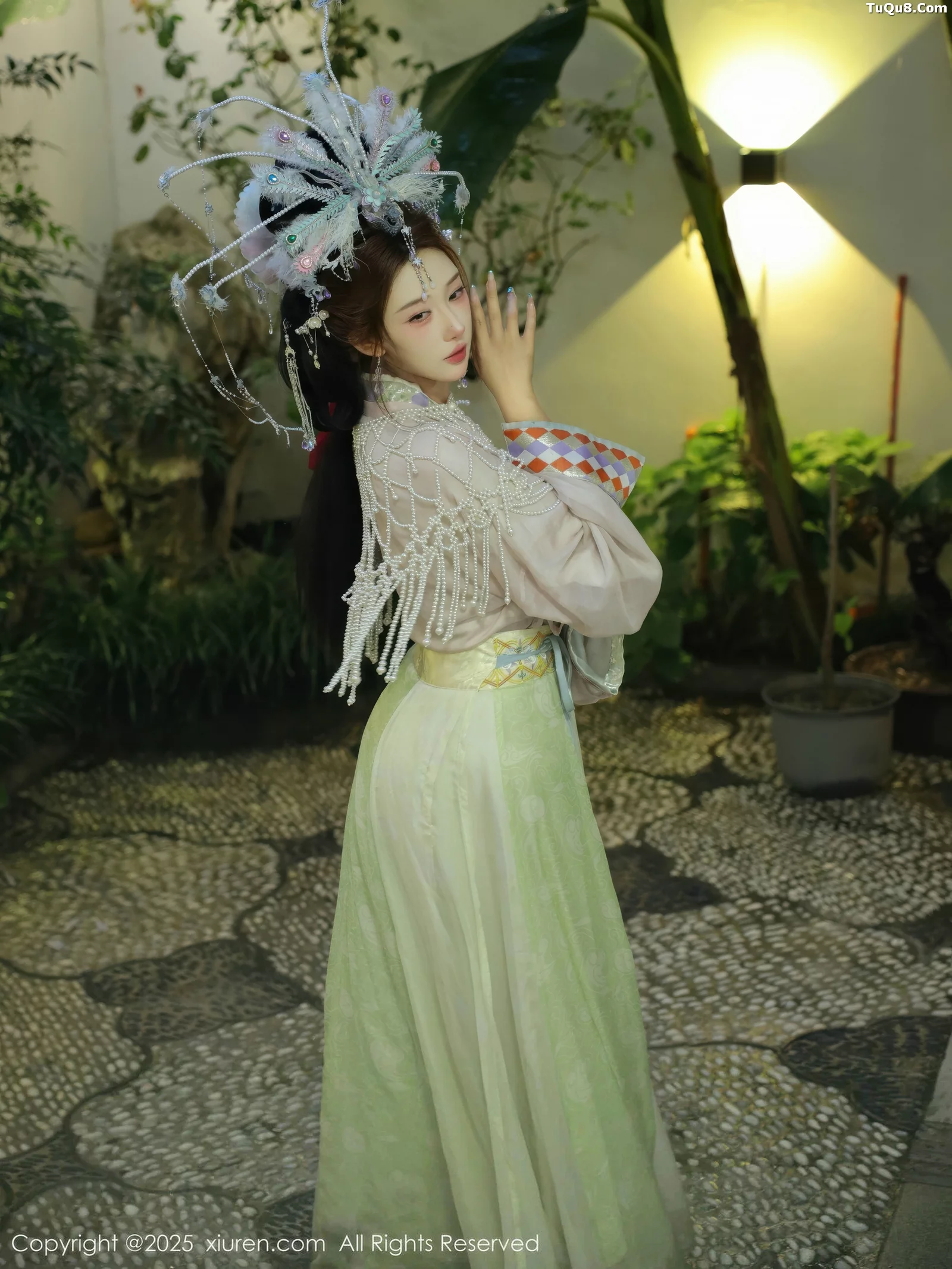 秀人集.com_[XiuRen秀人网]No.10736_模特金允希Yuki性感浅色古装薄纱服饰秀丰腴身材迷人诱惑写真80P