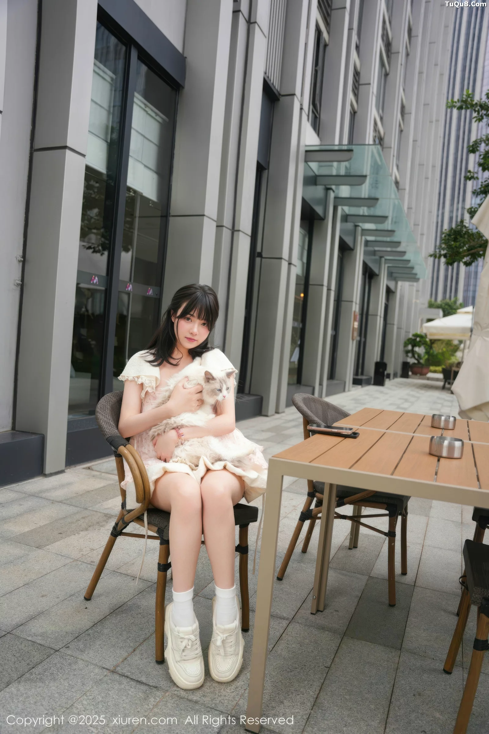 秀人集.com_[XiuRen秀人网]No.10734_模特软情性感浅色连衣短裙配白色腿袜秀翘臀模特撩人诱惑写真75P