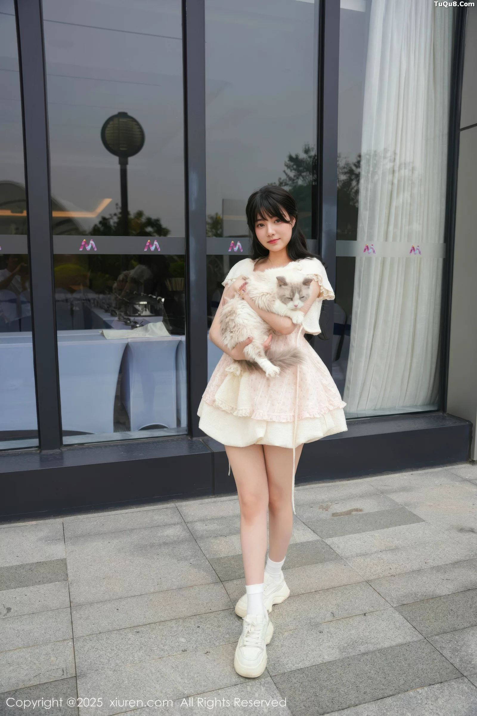 秀人集.com_[XiuRen秀人网]No.10734_模特软情性感浅色连衣短裙配白色腿袜秀翘臀模特撩人诱惑写真75P