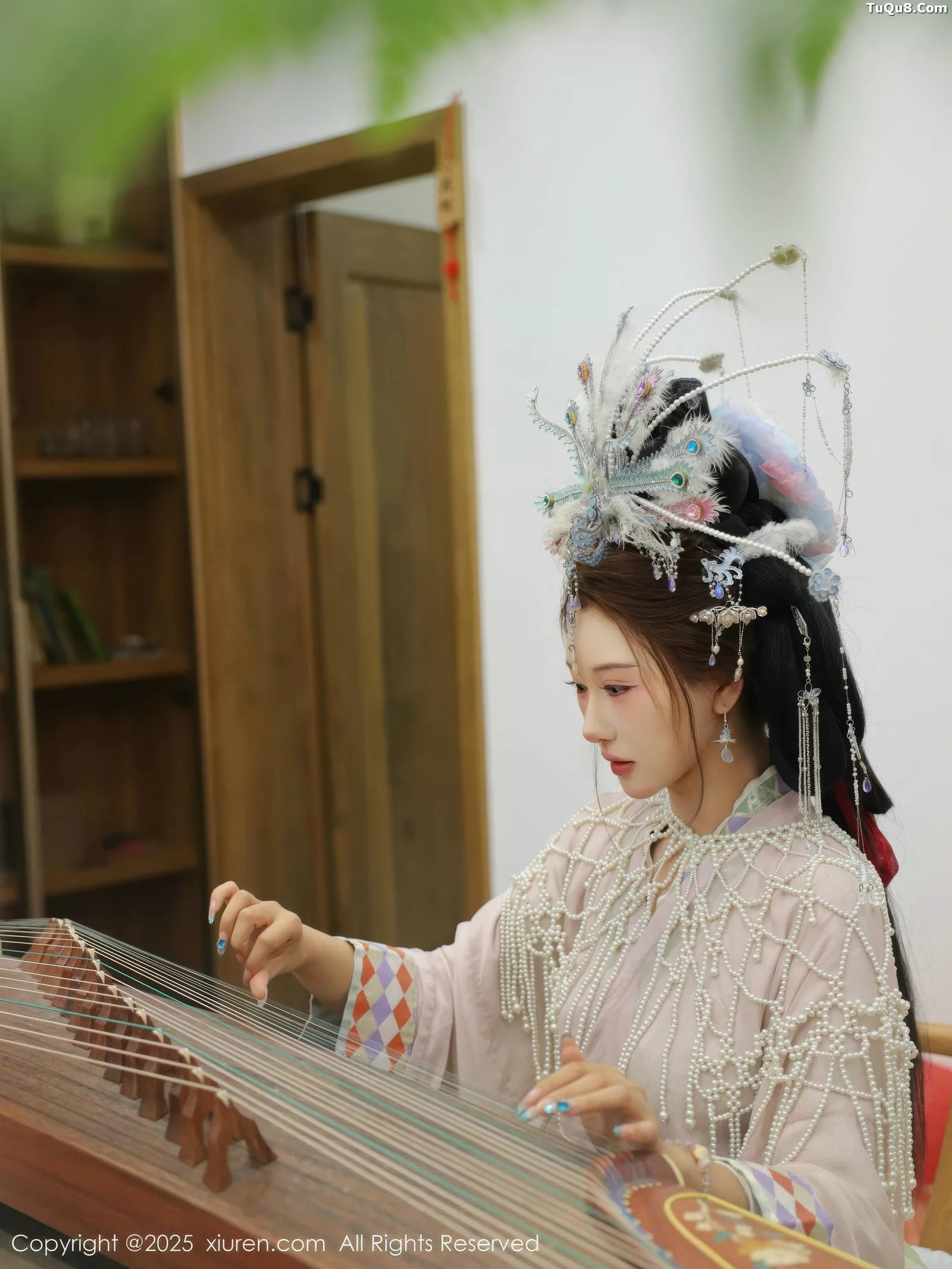 秀人集.com_[XiuRen秀人网]No.10736_模特金允希Yuki性感浅色古装薄纱服饰秀丰腴身材迷人诱惑写真80P