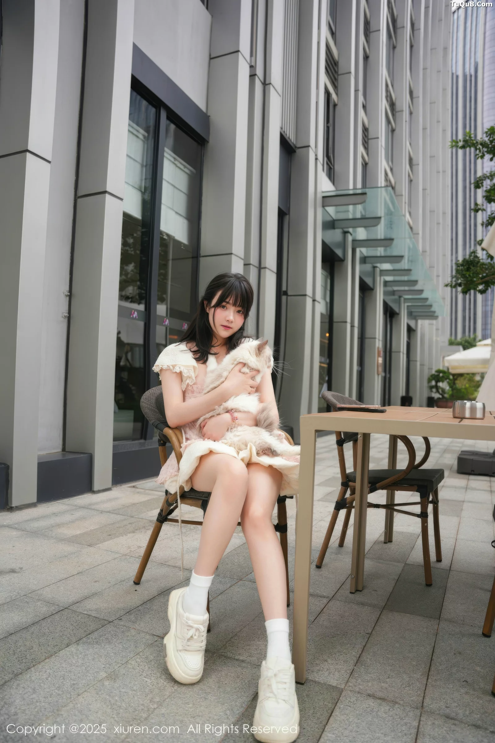 秀人集.com_[XiuRen秀人网]No.10734_模特软情性感浅色连衣短裙配白色腿袜秀翘臀模特撩人诱惑写真75P