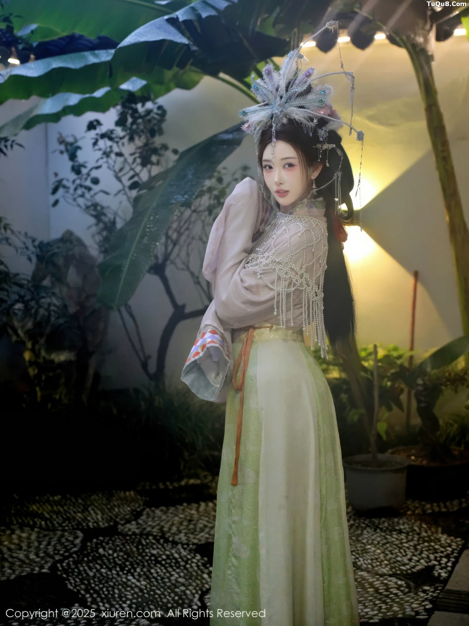 秀人集.com_[XiuRen秀人网]No.10736_模特金允希Yuki性感浅色古装薄纱服饰秀丰腴身材迷人诱惑写真80P