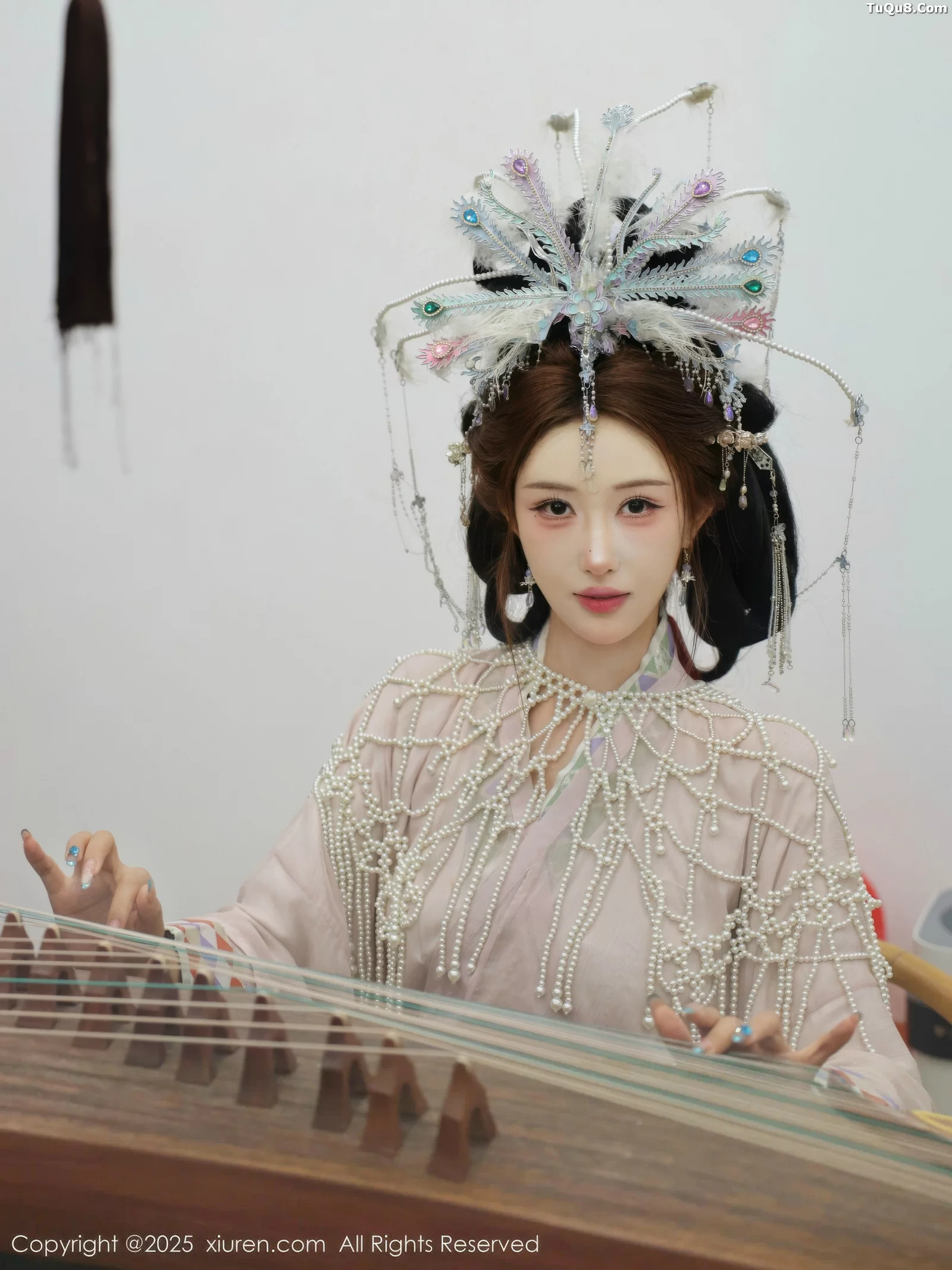 秀人集.com_[XiuRen秀人网]No.10736_模特金允希Yuki性感浅色古装薄纱服饰秀丰腴身材迷人诱惑写真80P