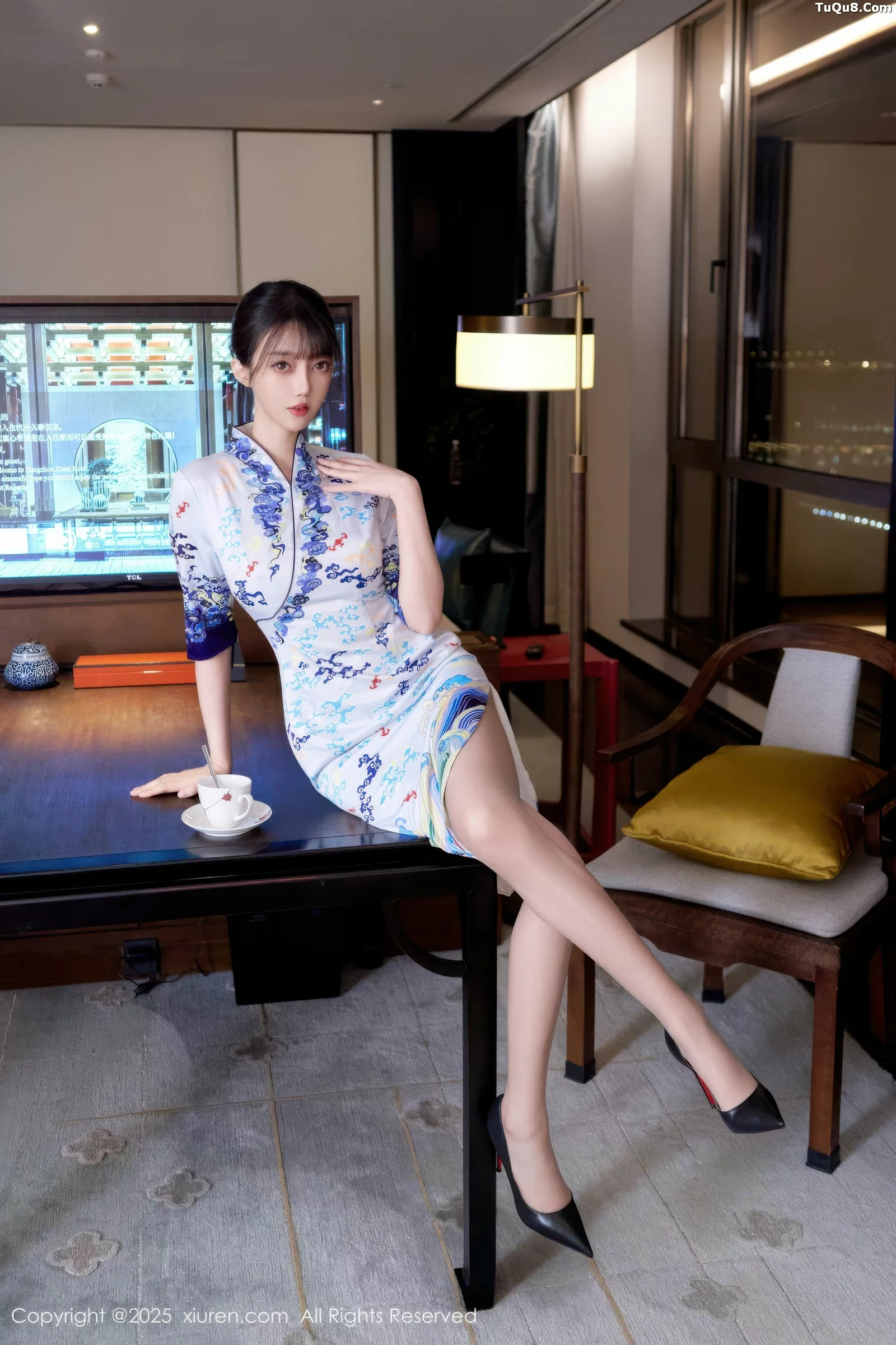 秀人集.com_[XiuRen秀人网]No.10741_模特玥儿玥er性感空姐制服旗袍配超薄肉色秀完美身材诱惑写真75P