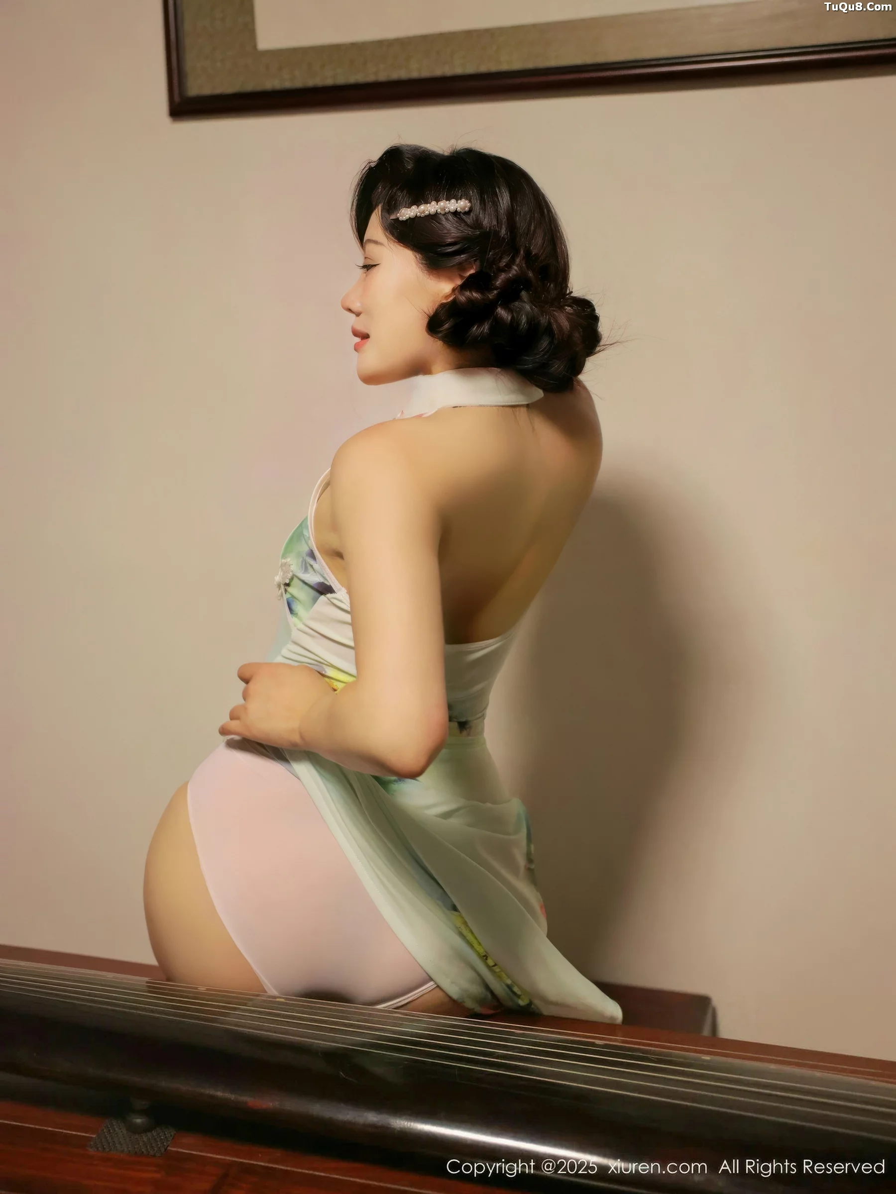 秀人集.com_[XiuRen秀人网]No.10749_新人模特莉莉安娜o性感绿色旗袍配超薄肉丝秀丰满身材诱惑写真73P