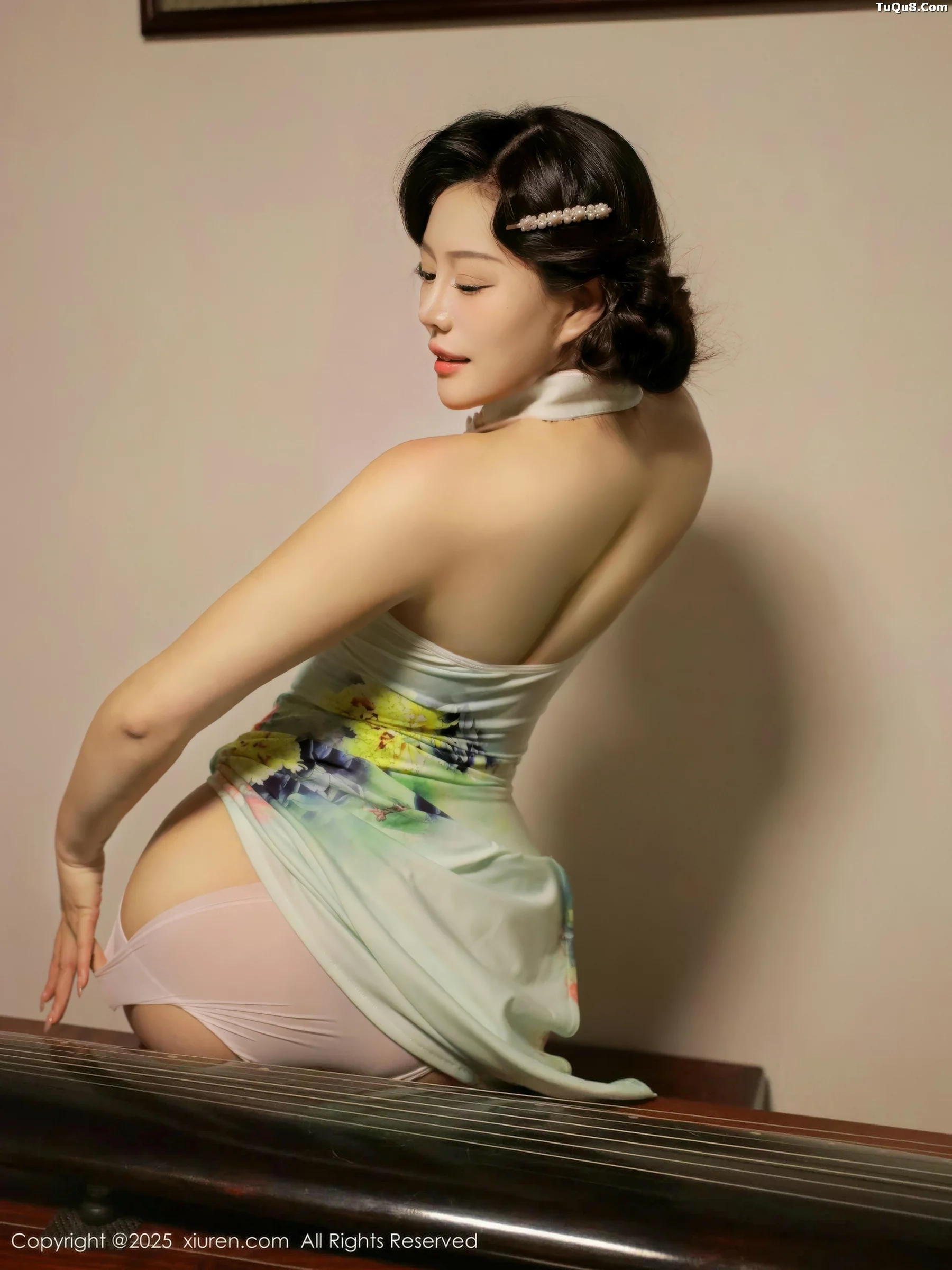 秀人集.com_[XiuRen秀人网]No.10749_新人模特莉莉安娜o性感绿色旗袍配超薄肉丝秀丰满身材诱惑写真73P